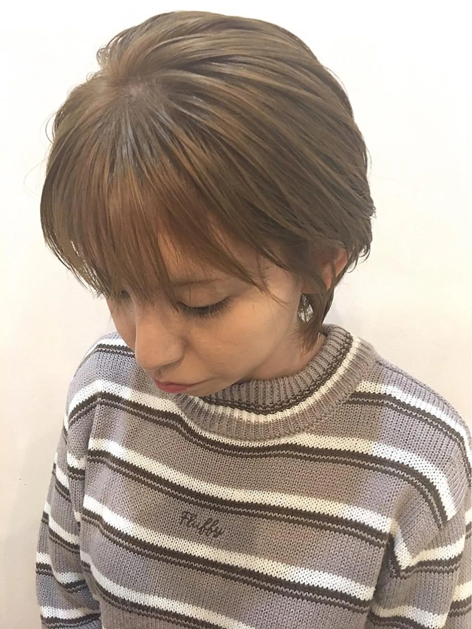 ショート カラー ベージュカラー 狩野 羅夢のヘアスタイル