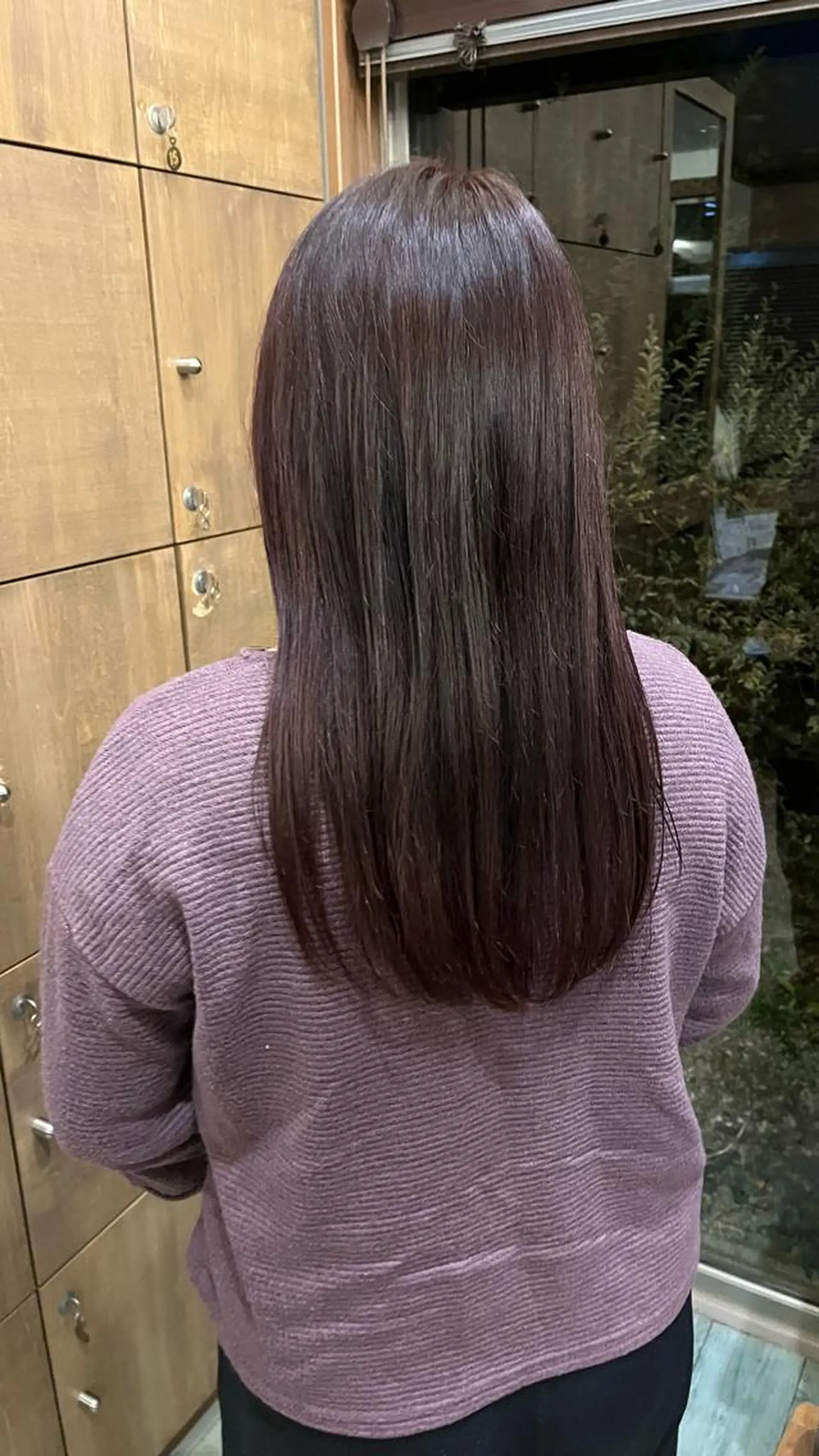 セミロング カラー カシス ピンクカラー 栗林 姫花のヘアスタイル