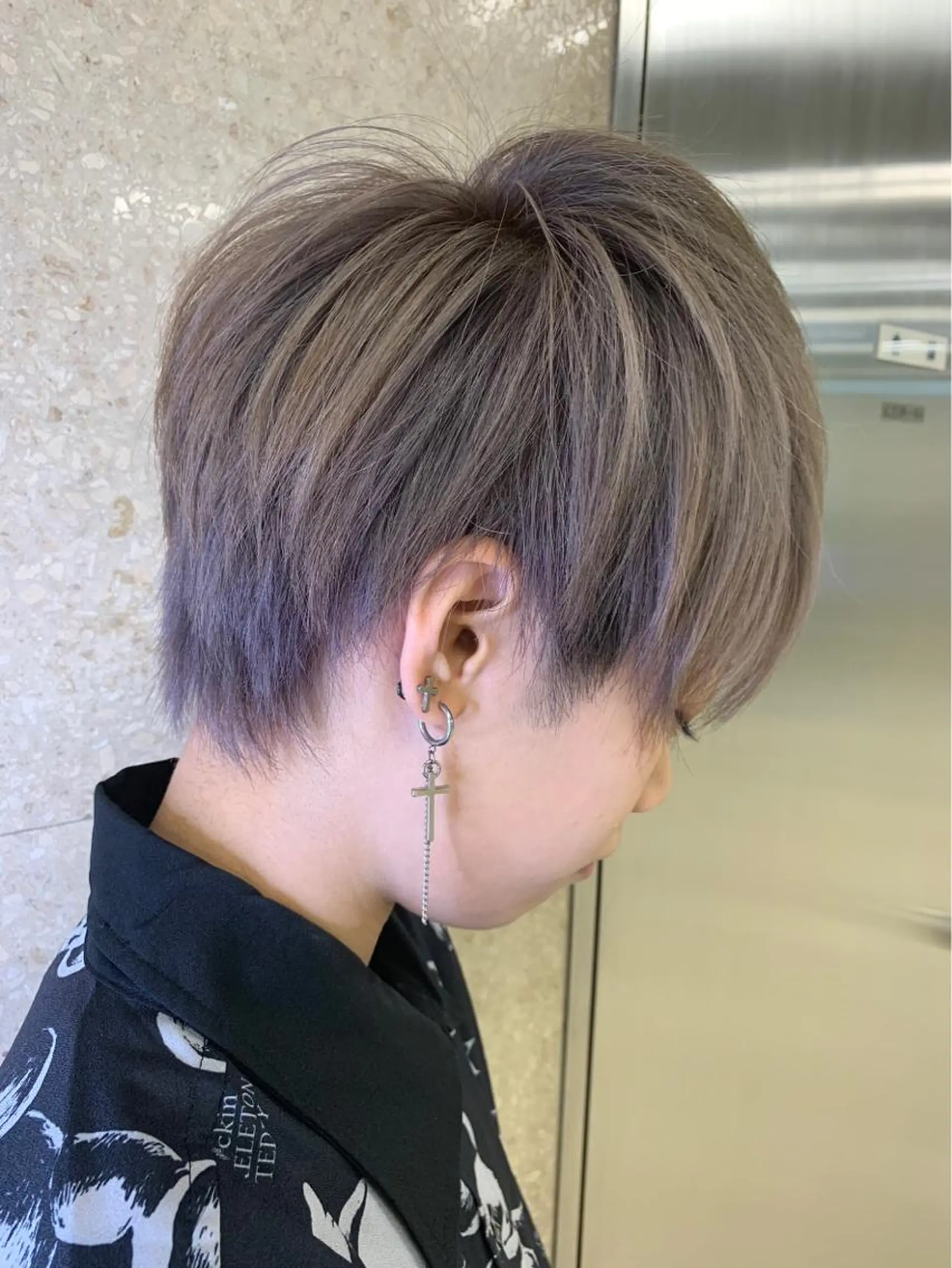 ショート カラー ブリーチ カット ヘアカラー トリートメント 菅村 勇亮のヘアスタイル