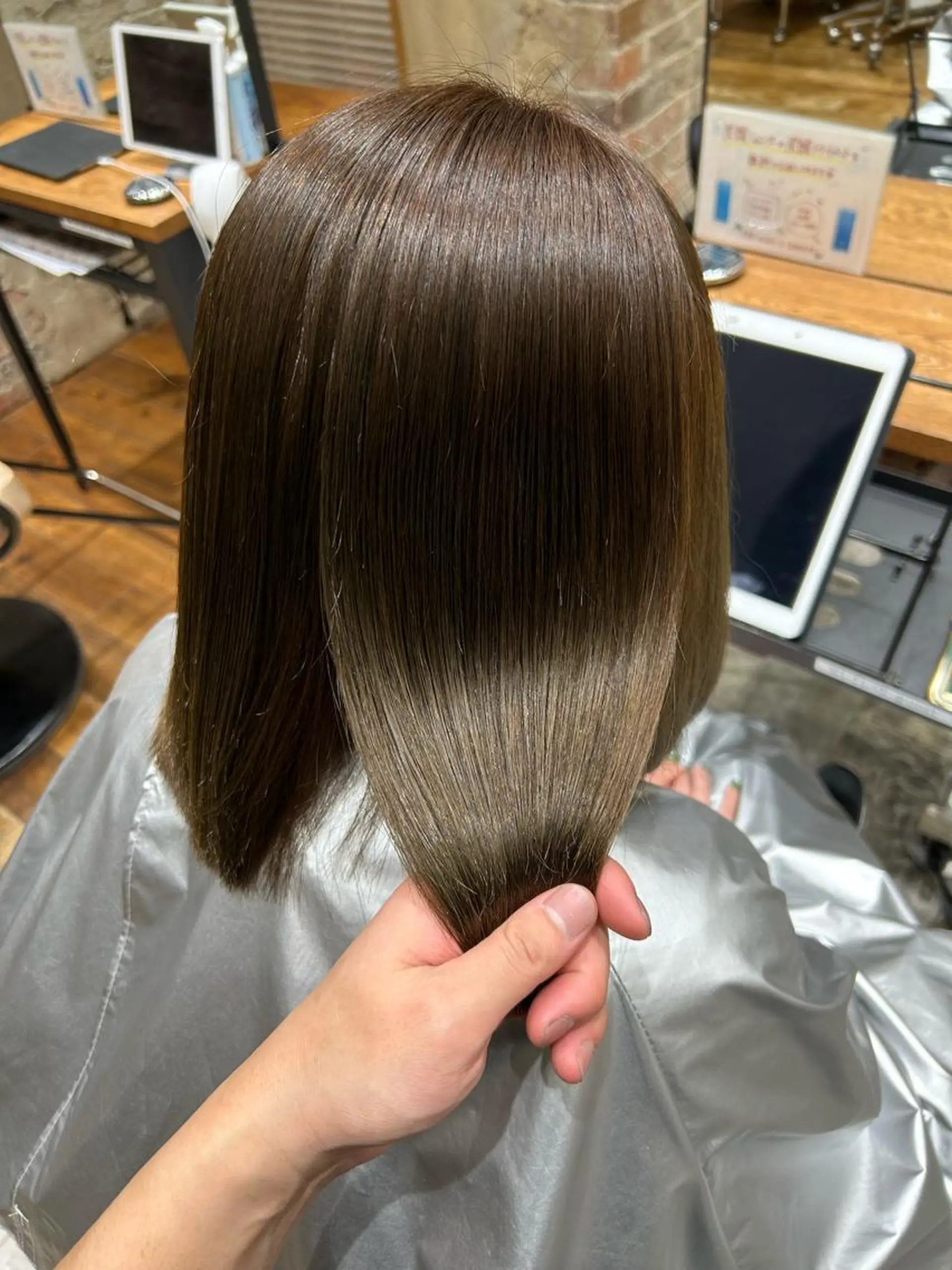 ミディアム カラー パーマ ブリーチ ケアブリーチ ダブルカラー イヤリングカラー ハイライトカラー カット ヘアカラー 縮毛矯正 トリートメント 新宿✨顔周りカット 韓国ヘア/坂本亜裟海のヘアスタイル