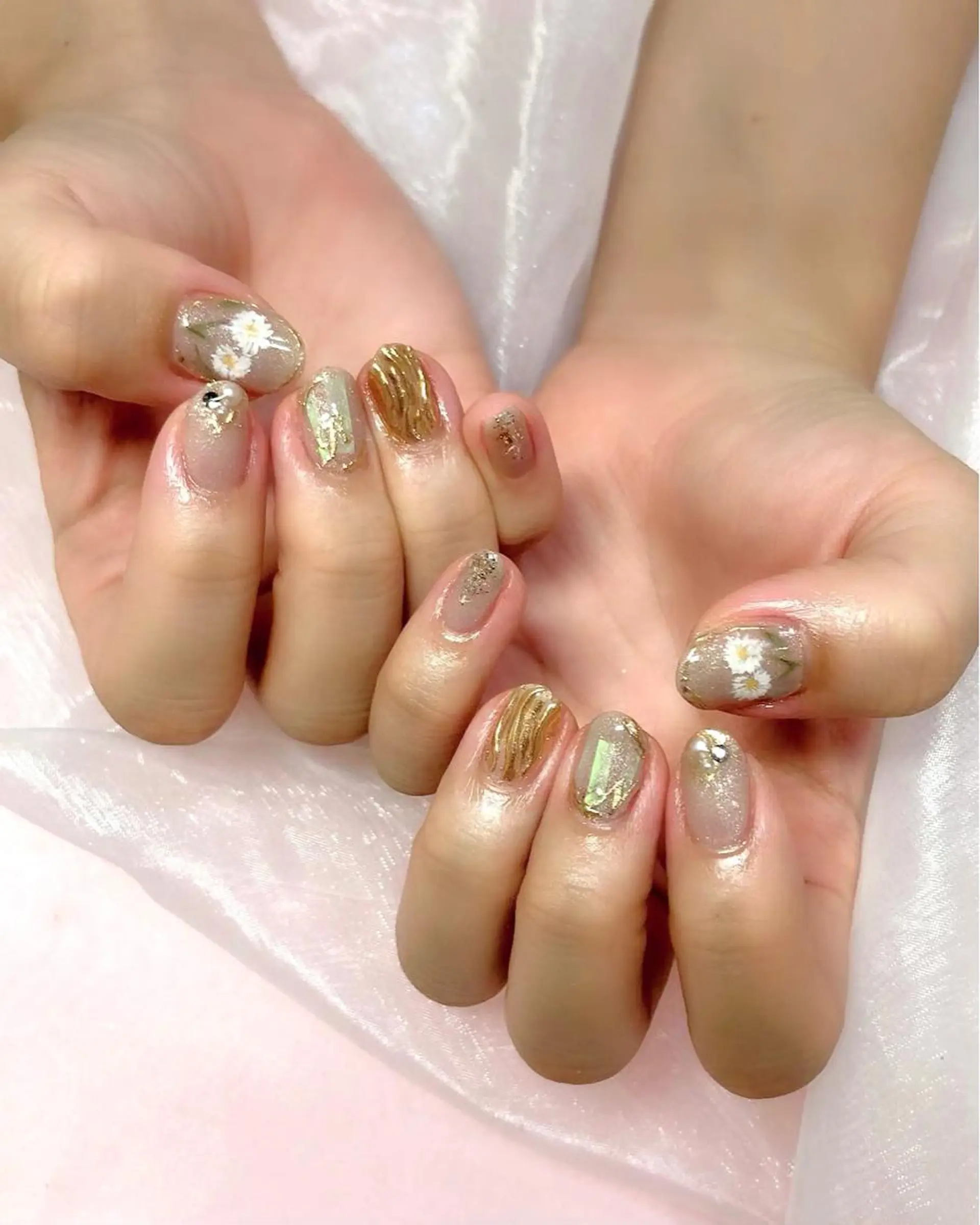 ネイル フラワーネイル ニュアンスネイル ハンドネイル 梅津 郁美のネイルデザイン