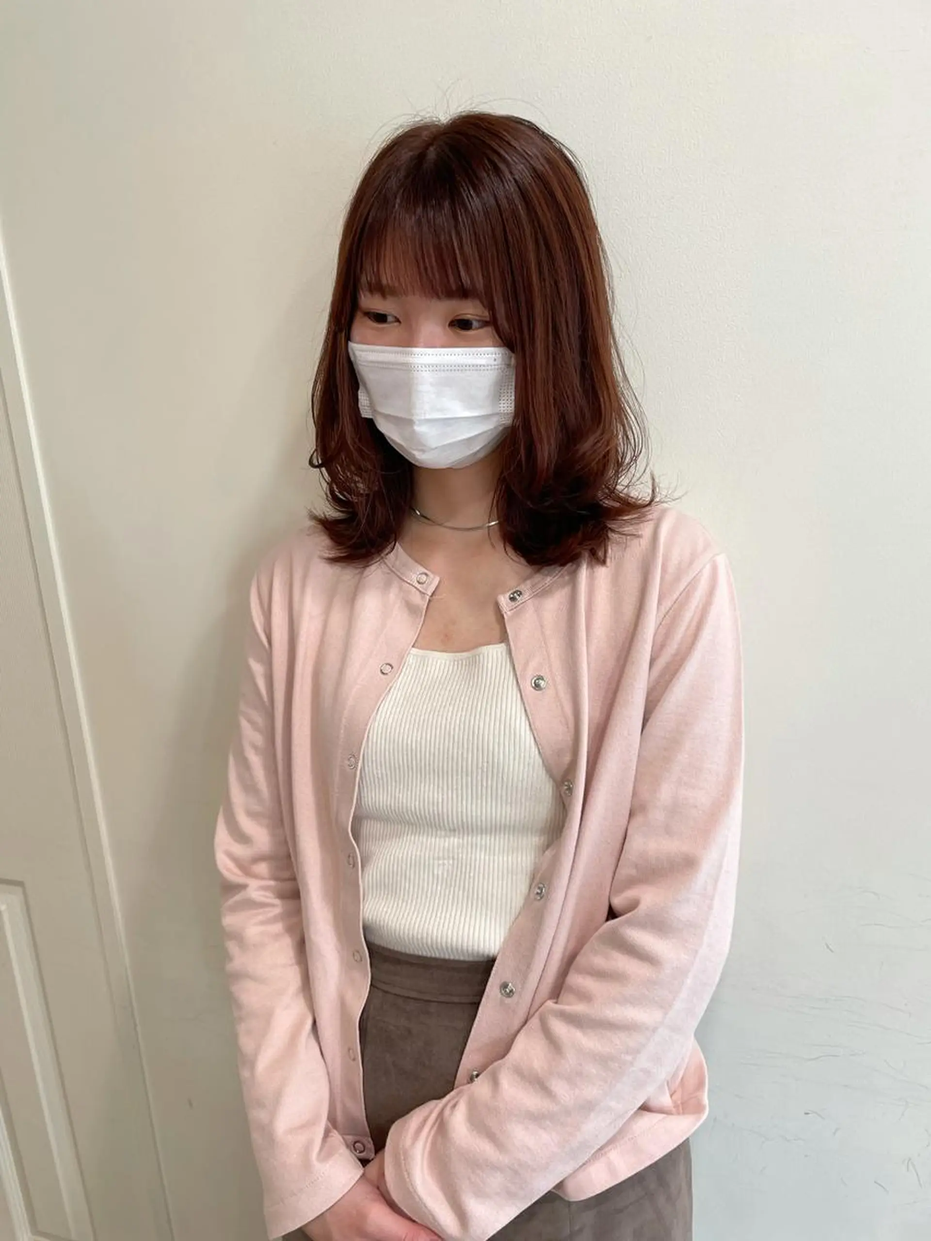 ミディアム カラー ベージュカラー ピンクカラー ピンクベージュ カット ヘアカラー トリートメント MIOベージュカラー 柔らかいカラーのヘアスタイル