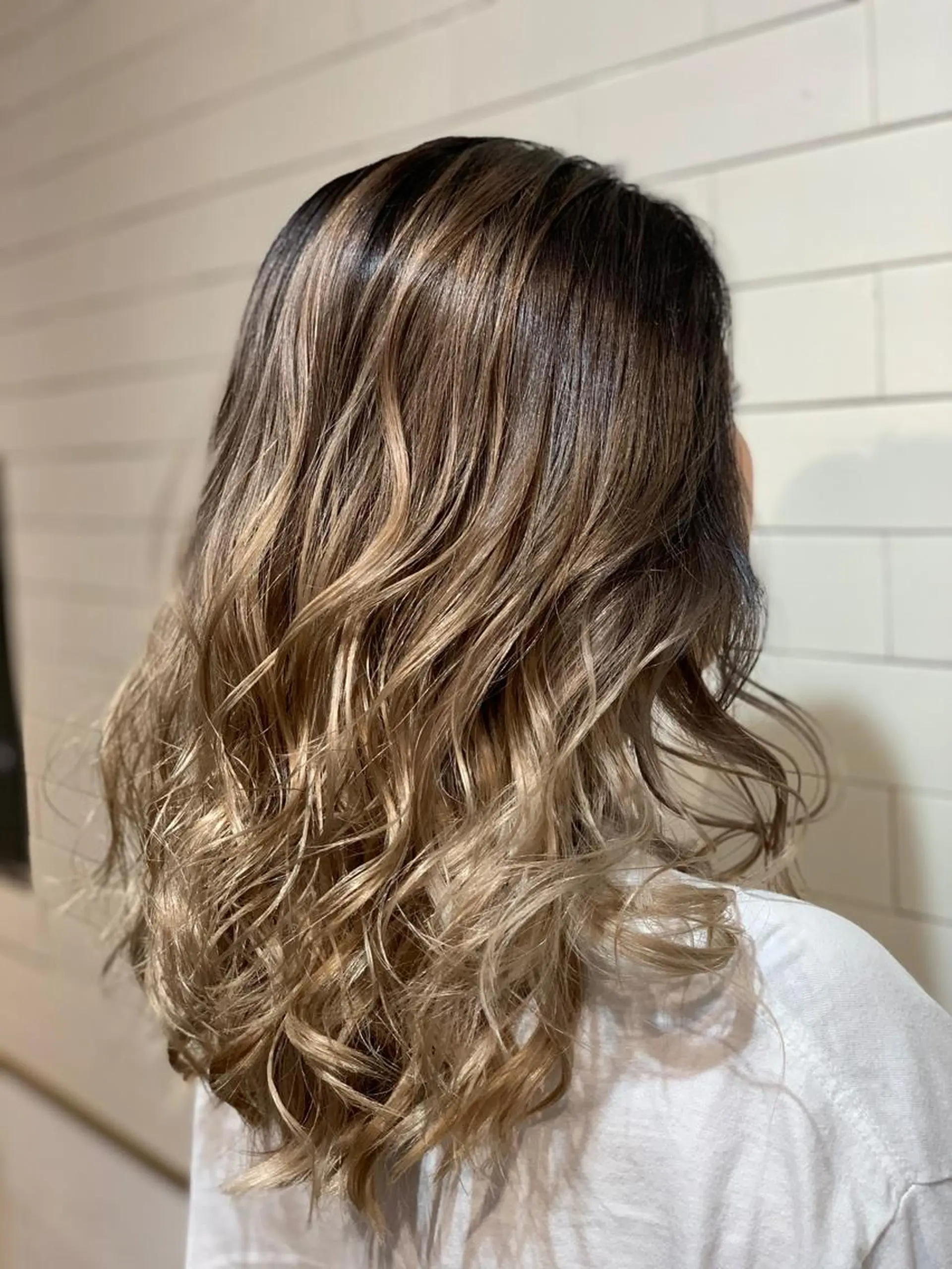 セミロング カラー ヘアアレンジ ヘアカラー 髪質改善×ハイトーン 中田啄也のヘアスタイル