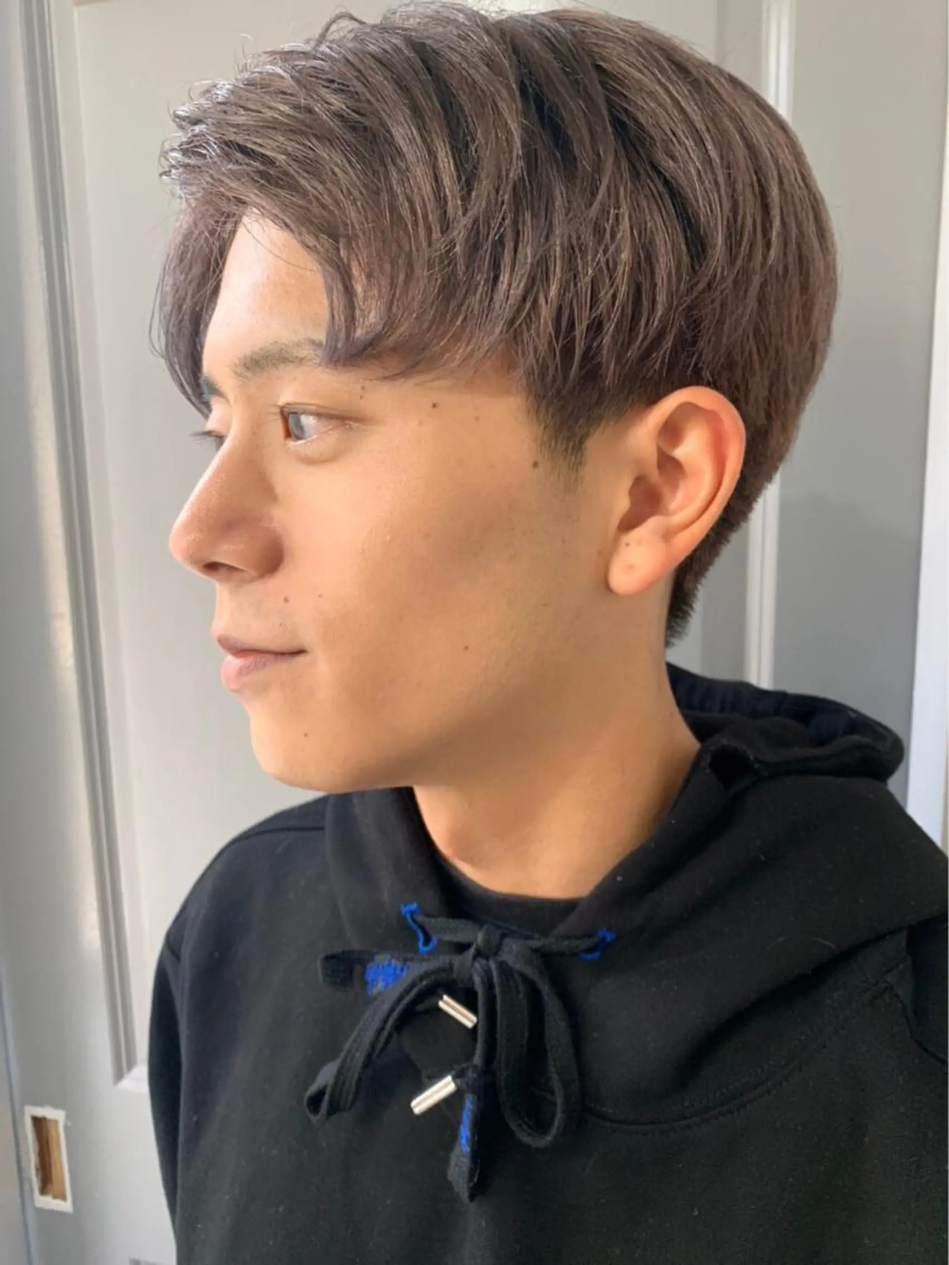 カラー メンズ メンズハイトーン ベージュカラー ハイトーンカラー ラベンダーカラー Pia ツボイ ケイタのヘアスタイル
