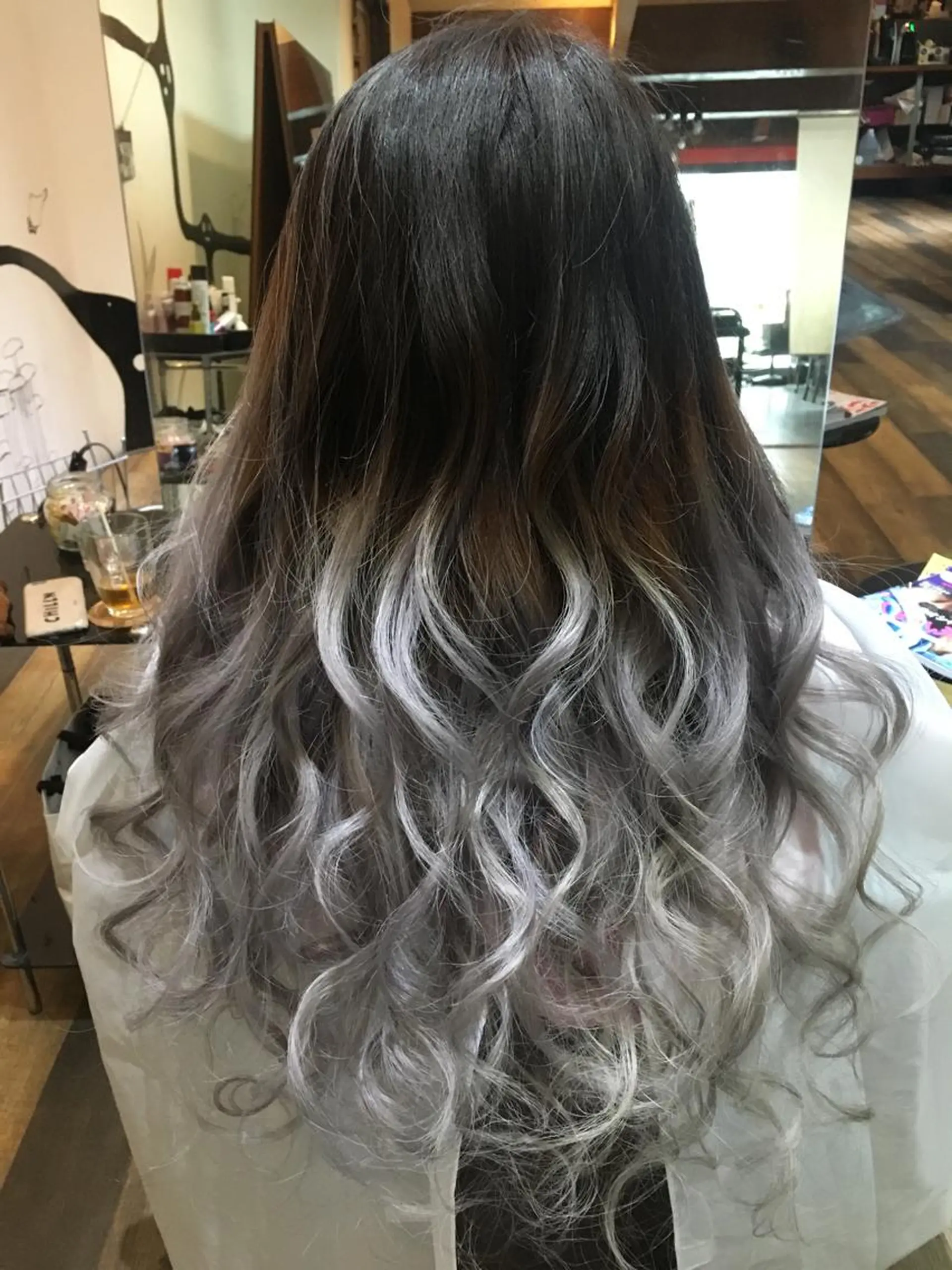 カラー 西村 雄二/エクステのヘアスタイル