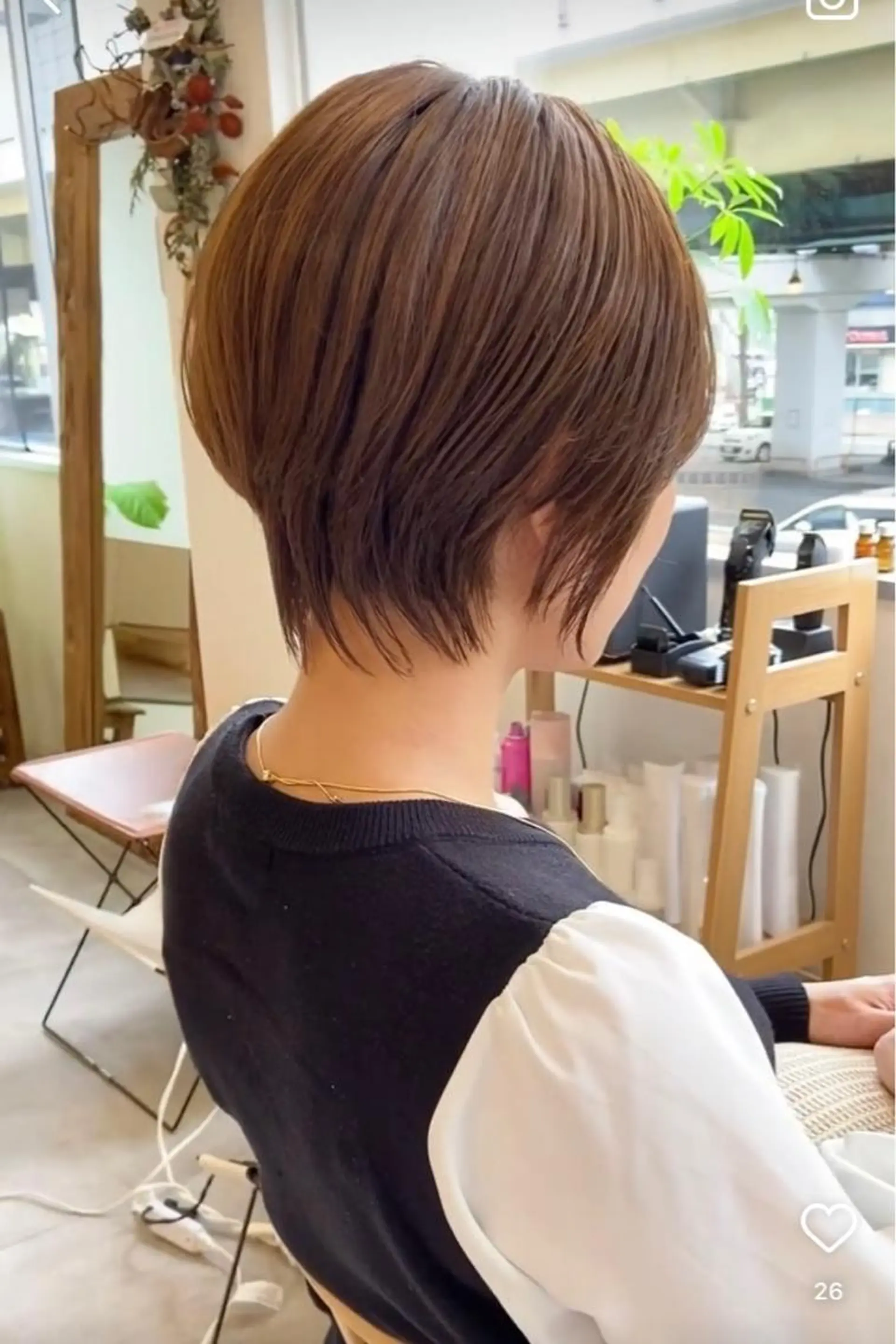 ショート カラー 小顔カット AIR HEALのヘアスタイル