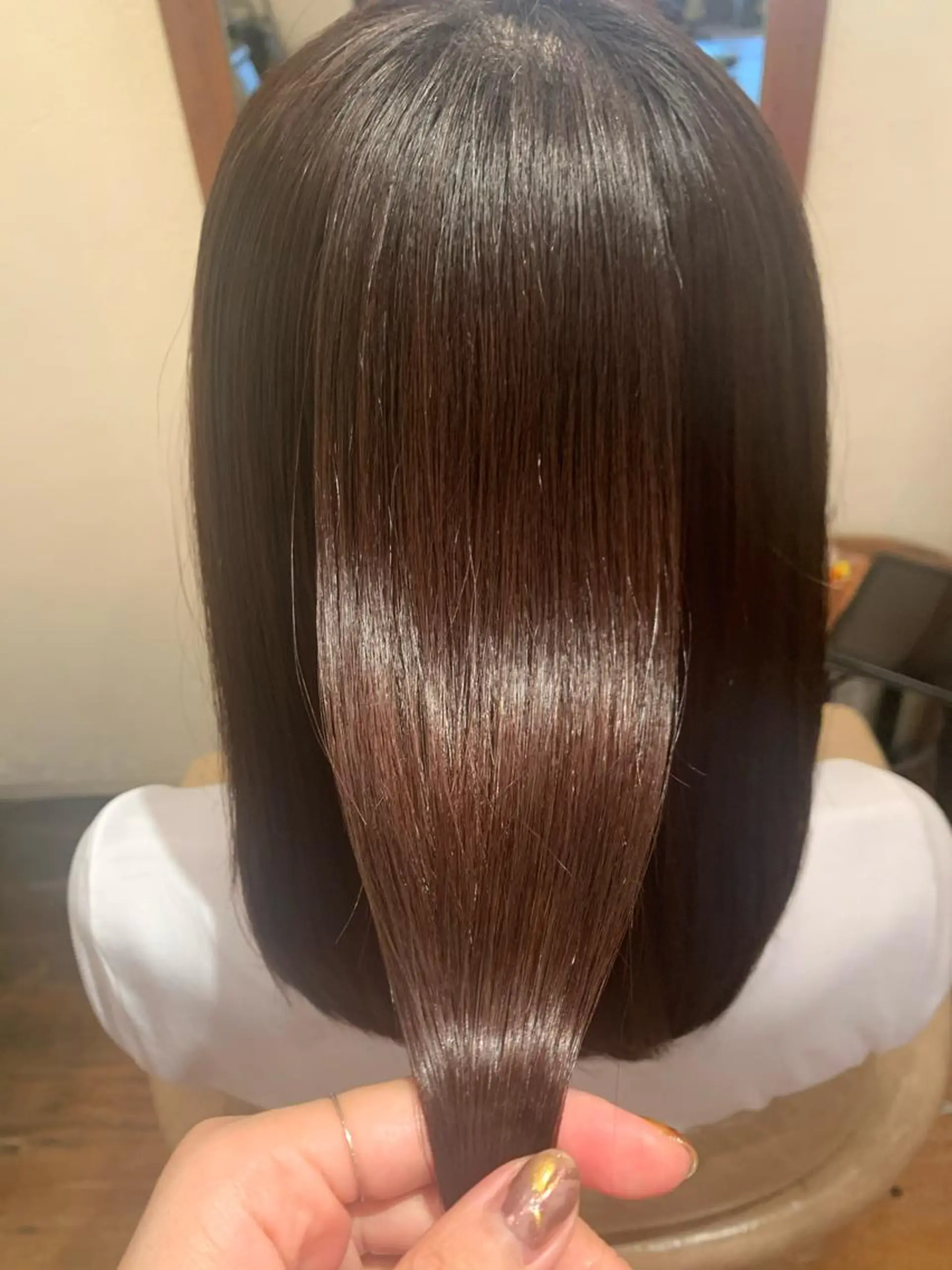 ミディアム カラー 伸ばしかけ 髪質改善 トリートメント 加茂 しのぶのヘアスタイル