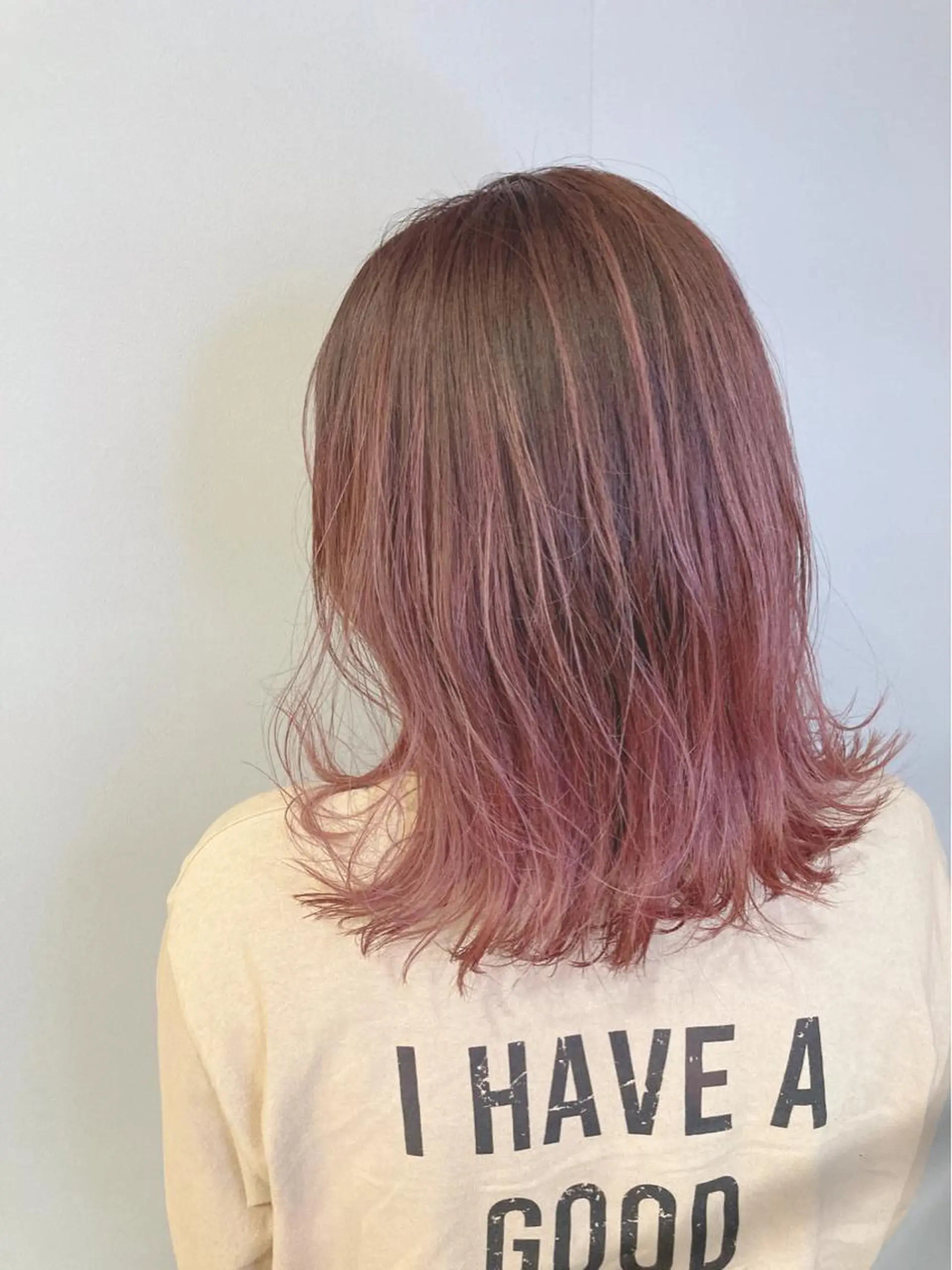 ミディアム カラー 宮原 佳苗のヘアスタイル