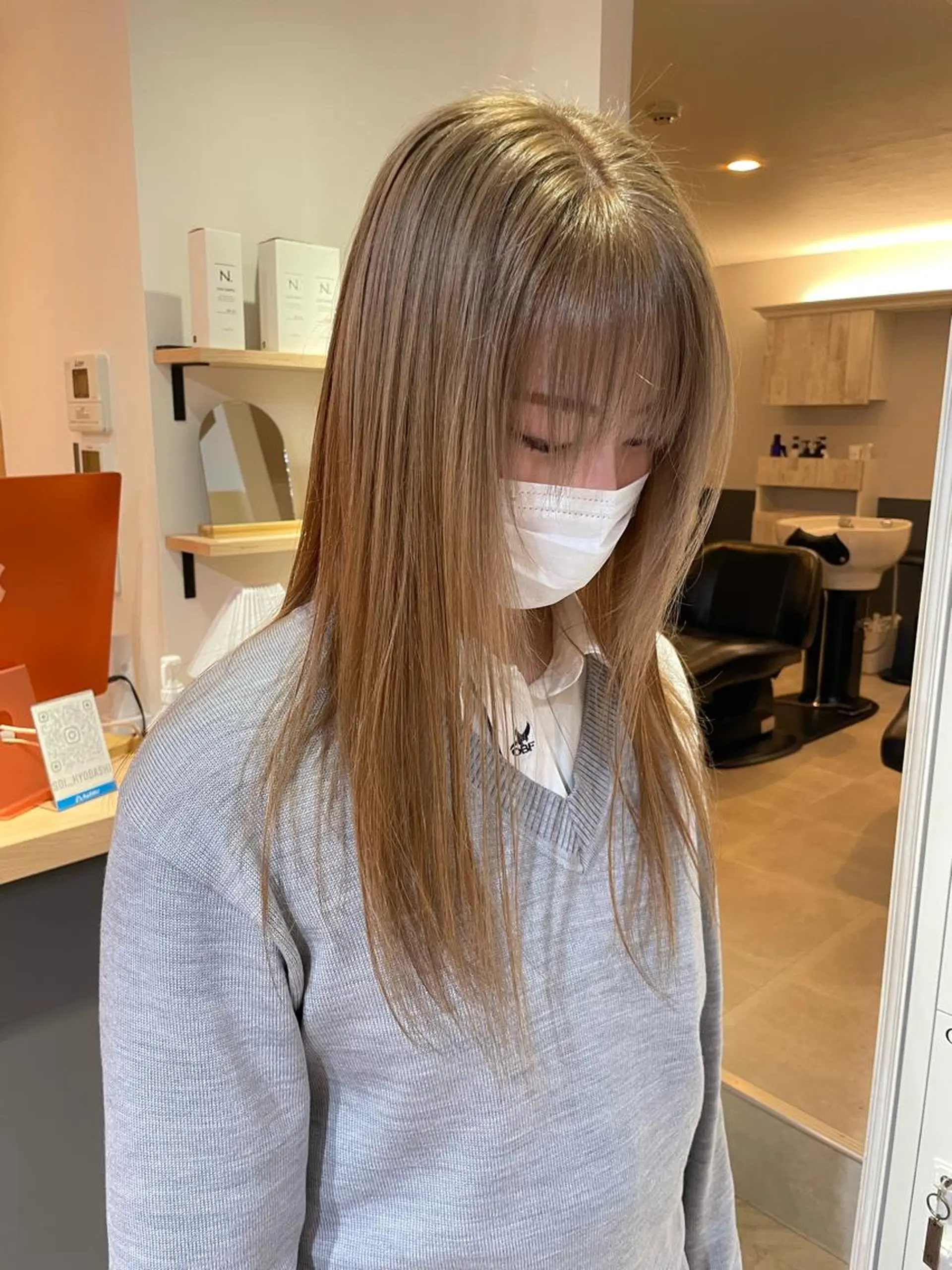 ロング カラー akane .のヘアスタイル