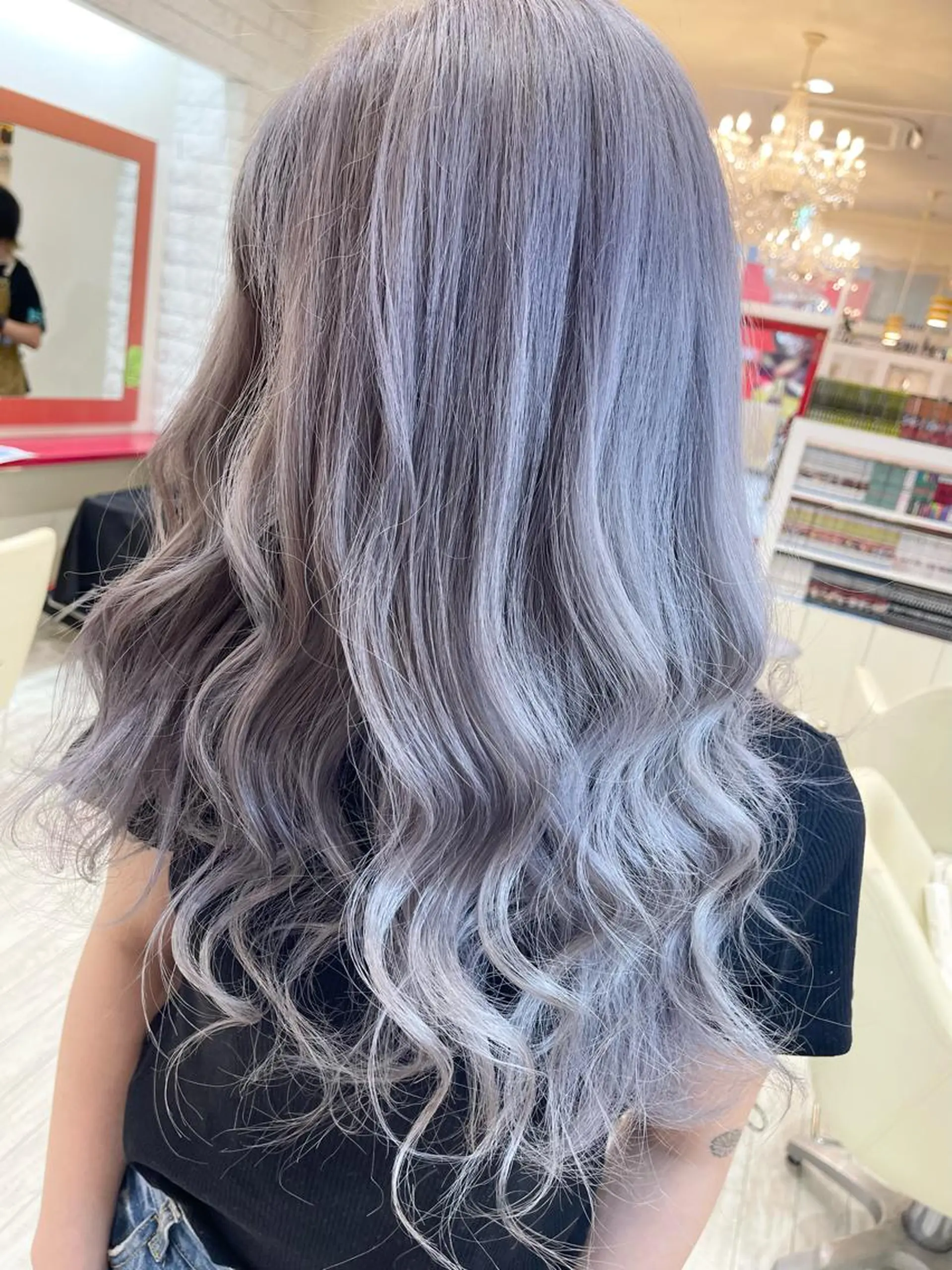 カラー アッシュ ラベンダーカラー シルバー シルバーアッシュ カット ヘアカラー 名古屋のピンク好き かずくん🦩のヘアスタイル