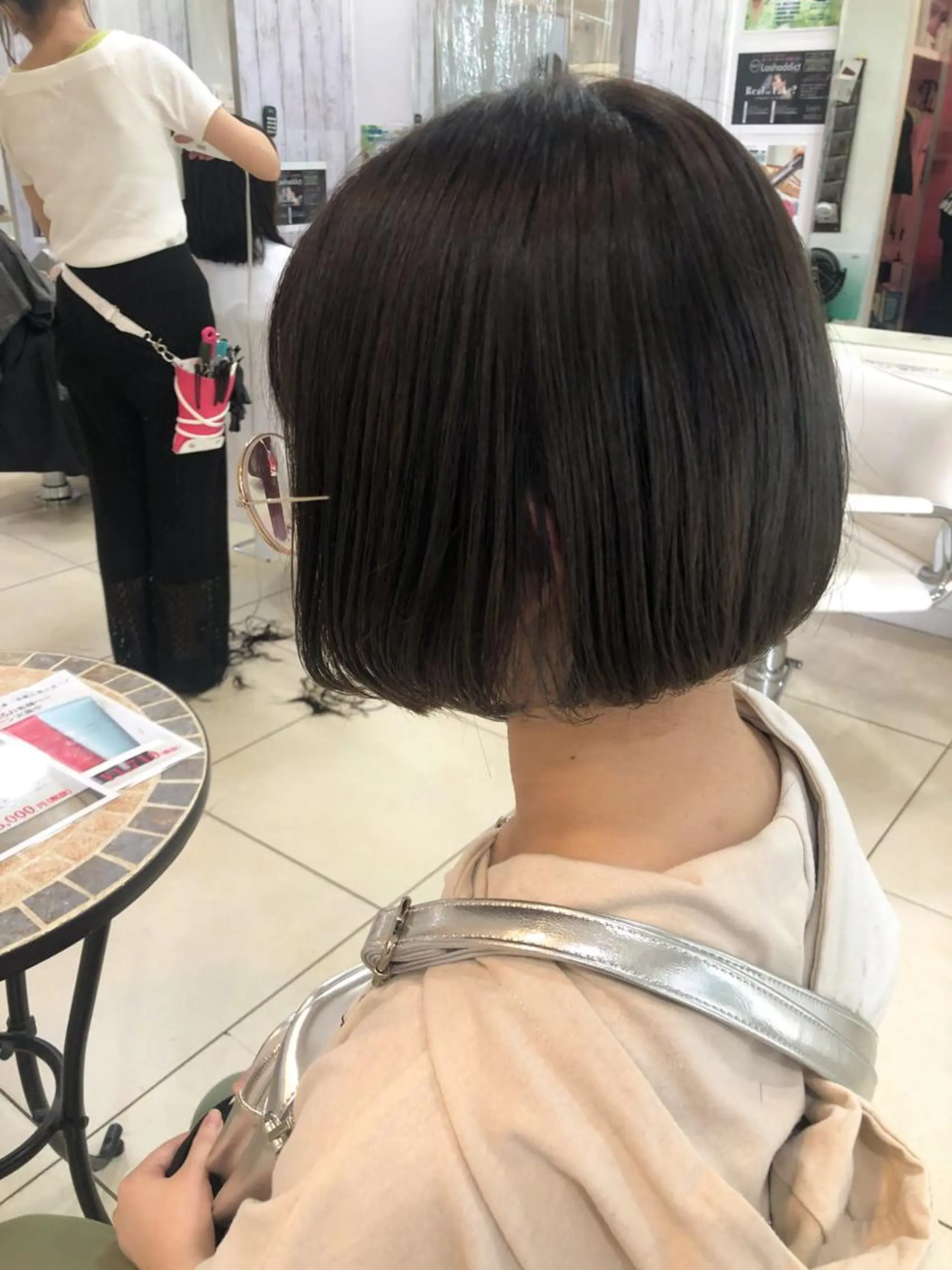 ショート カラー ベージュカラー ブリーチ ネイビーカラー 🤎ベージュカラー/ 髪質改善/山岸🤎のヘアスタイル