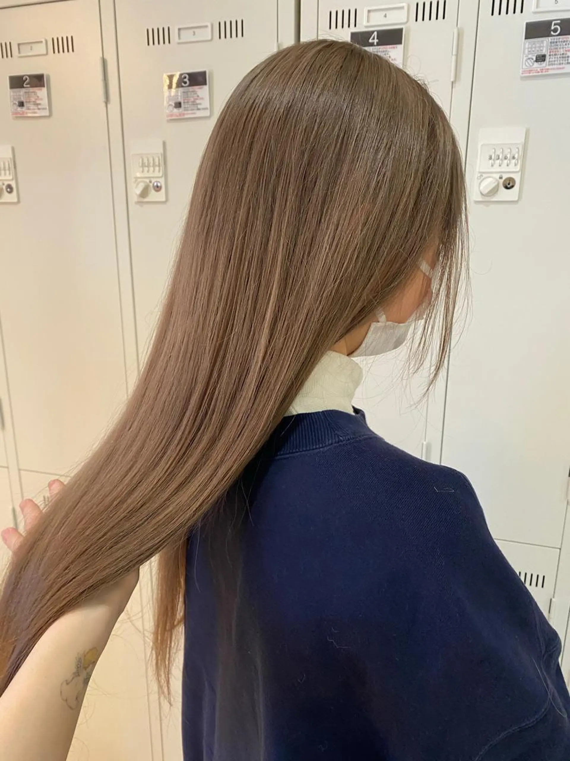 カラー グレージュ ハイトーンカラー Erina レイヤー/似合わせ♡のヘアスタイル