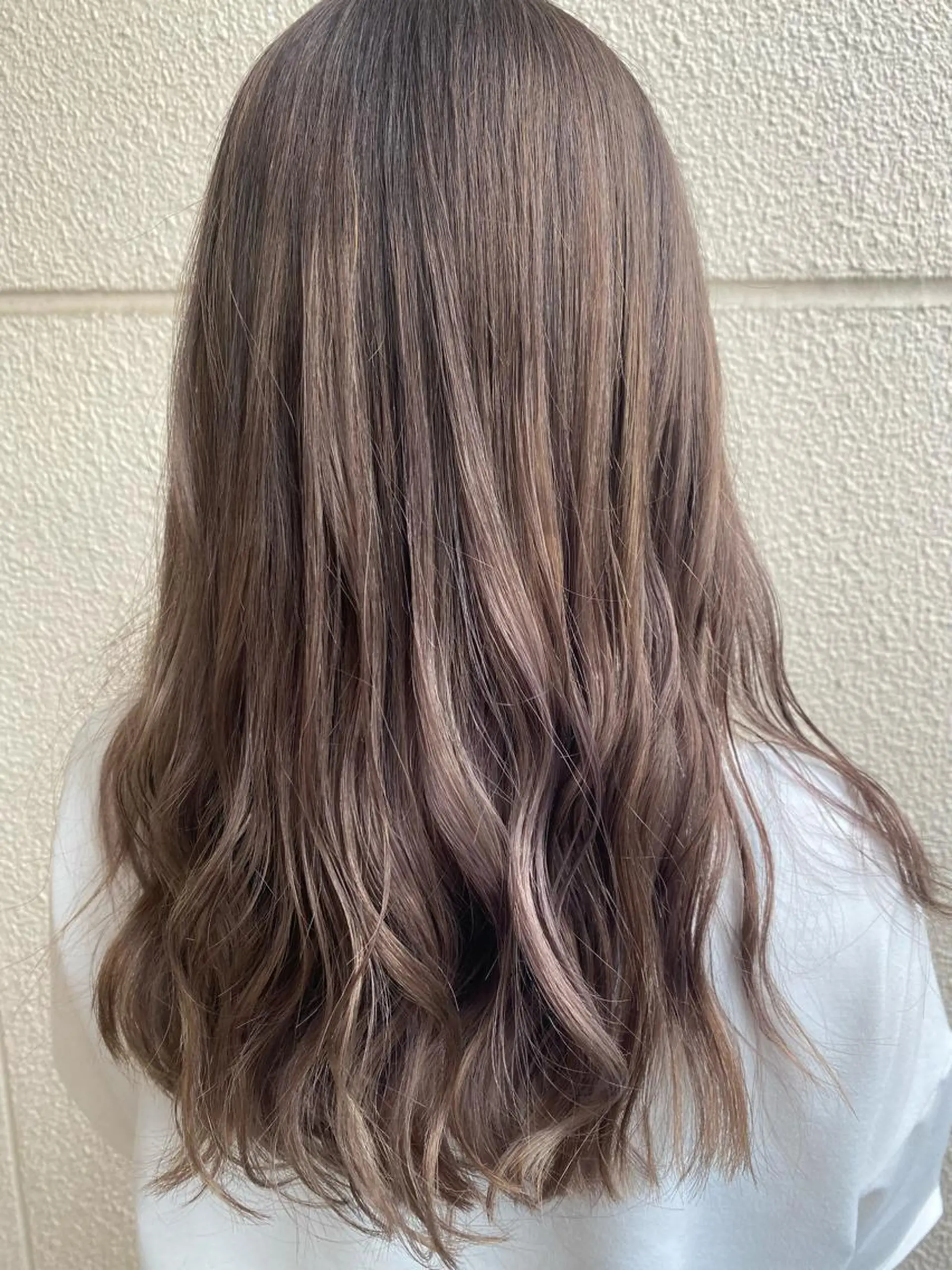 ロング カラー ambellir 山本伽椰のヘアスタイル