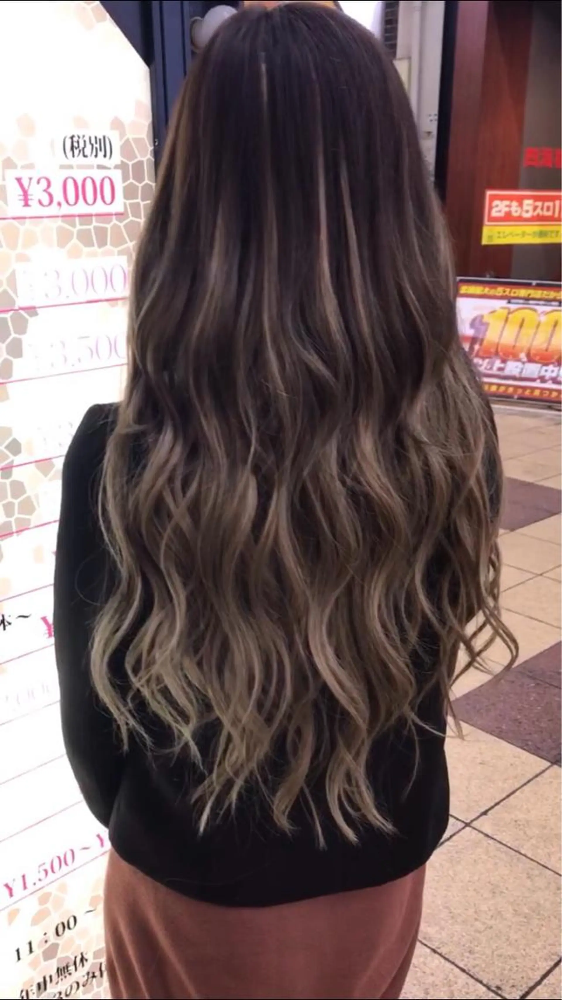 ロング エクステ カラコレなんば TOPstylistのヘアスタイル