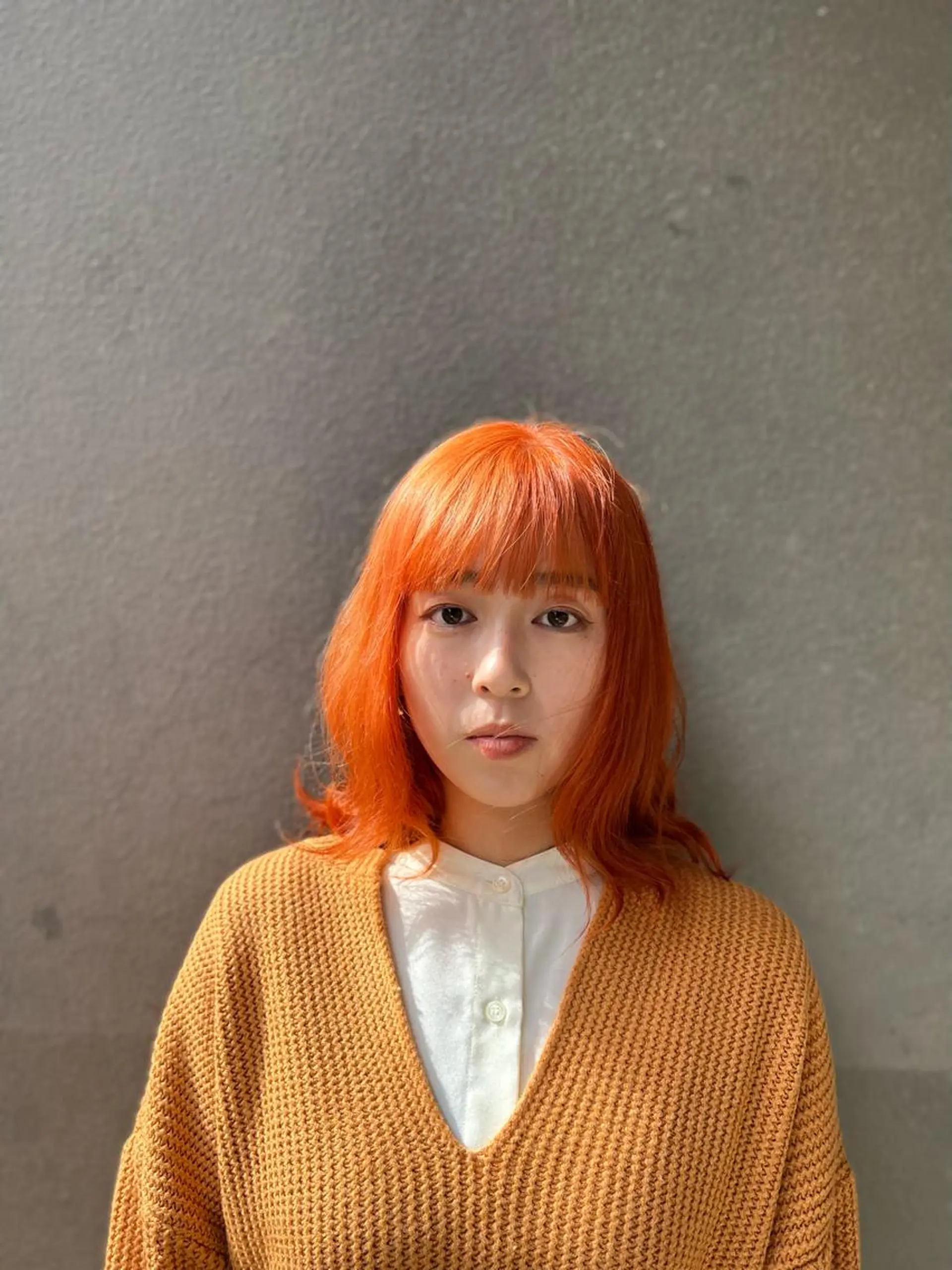 セミロング カラー オレンジ 🐰ハイトーンカラー 畠山　渡🐰のヘアスタイル