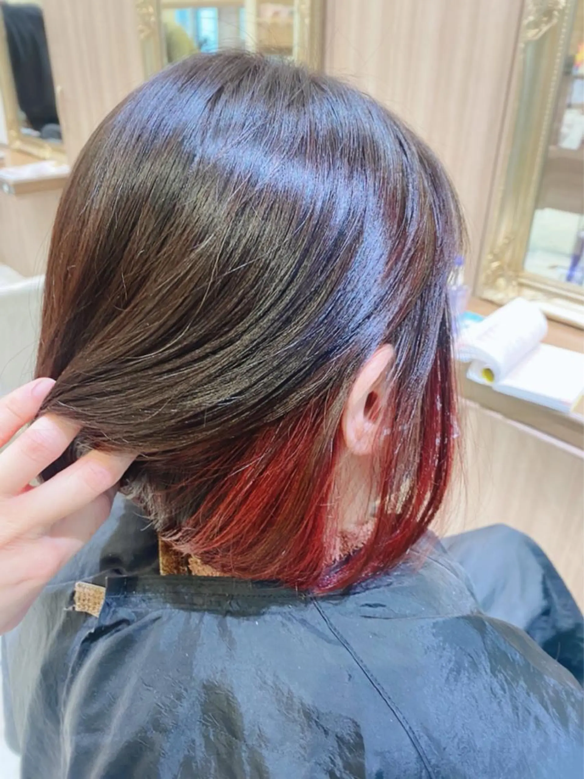 ミディアム カラー 古川 琴美のヘアスタイル