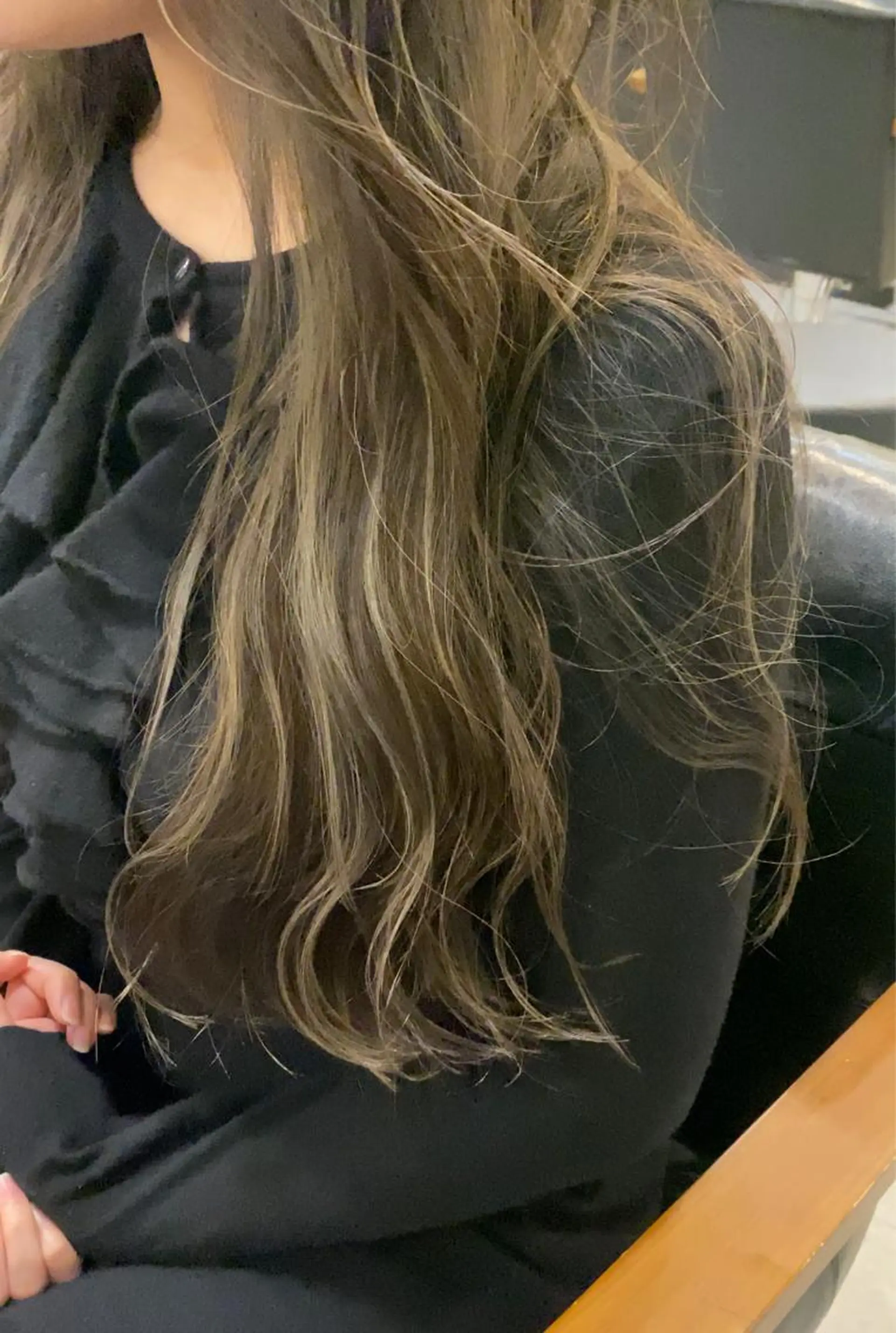 セミロング ハイライト カット ヘアカラー トリートメント 綺麗な髪質にしたい方 限定🌈清水　祥のヘアスタイル