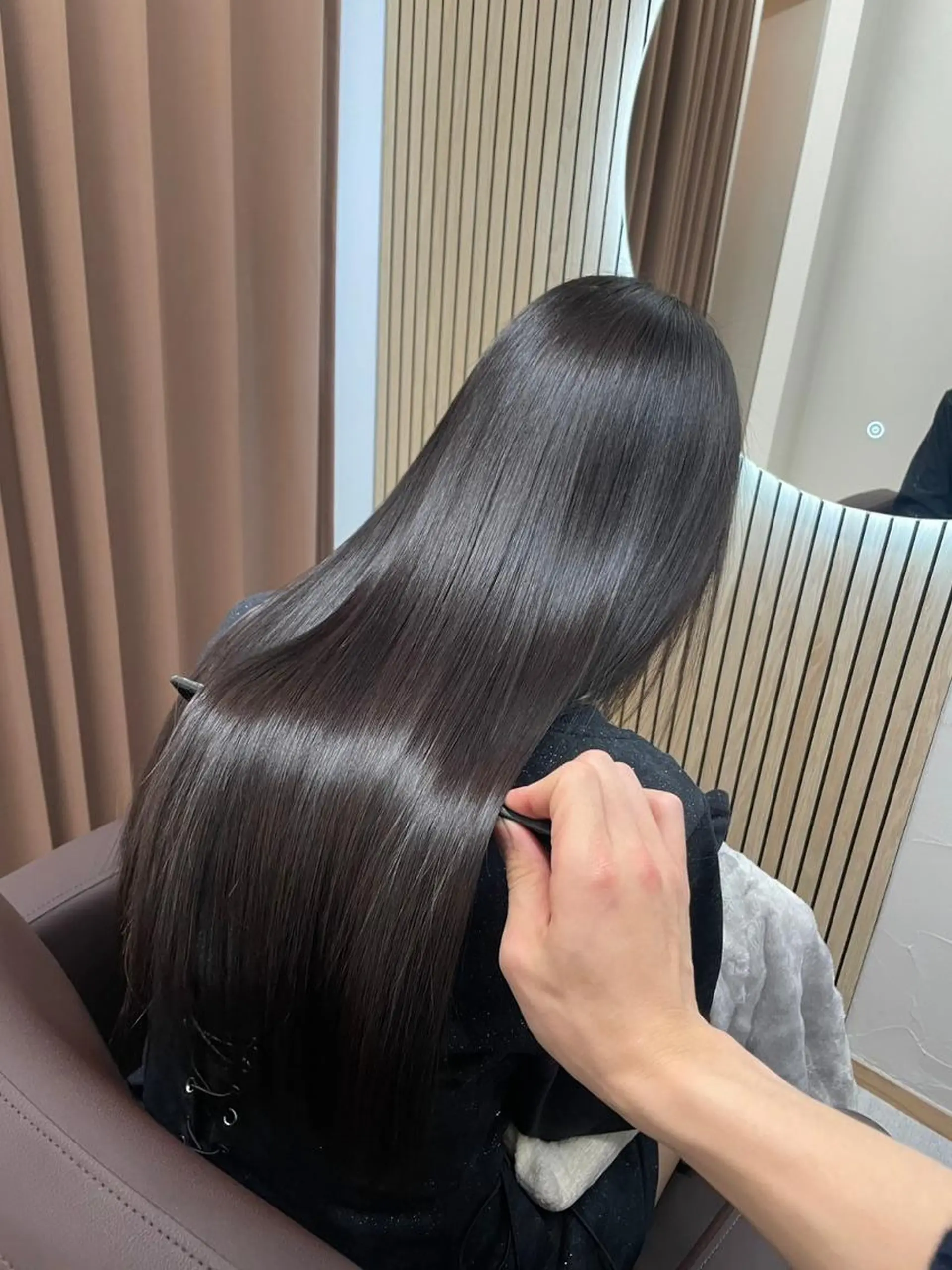 ロング カラー カット 縮毛矯正 個室×髪質改善🤍 newi三宮✂のヘアスタイル