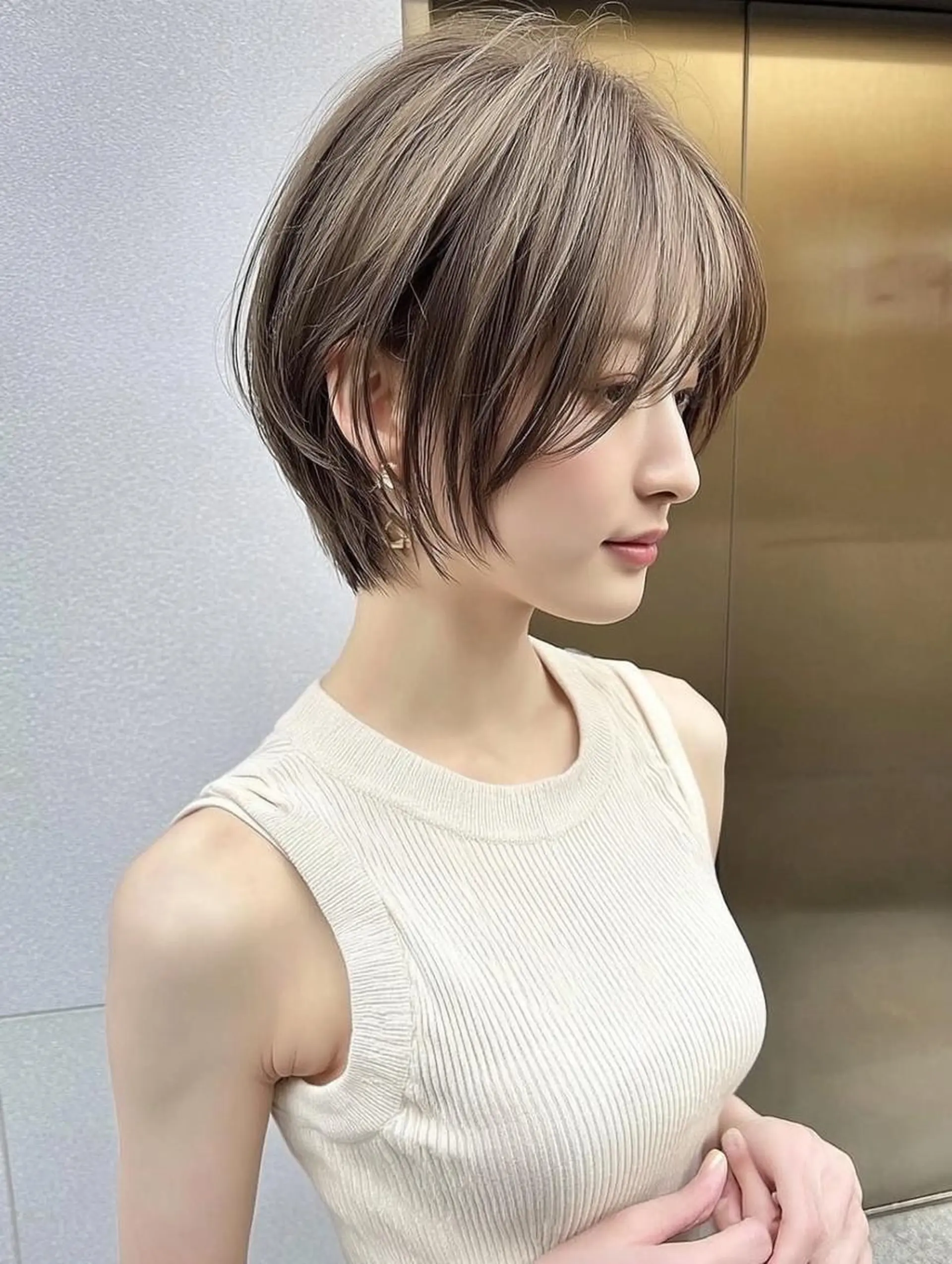 セミロング ヘアアレンジ セミロングパーマ ボブ 髪質改善 似合わせカット 縮毛矯正 カット ヘアカラー レイヤー/Wカラー /マッキーのヘアスタイル