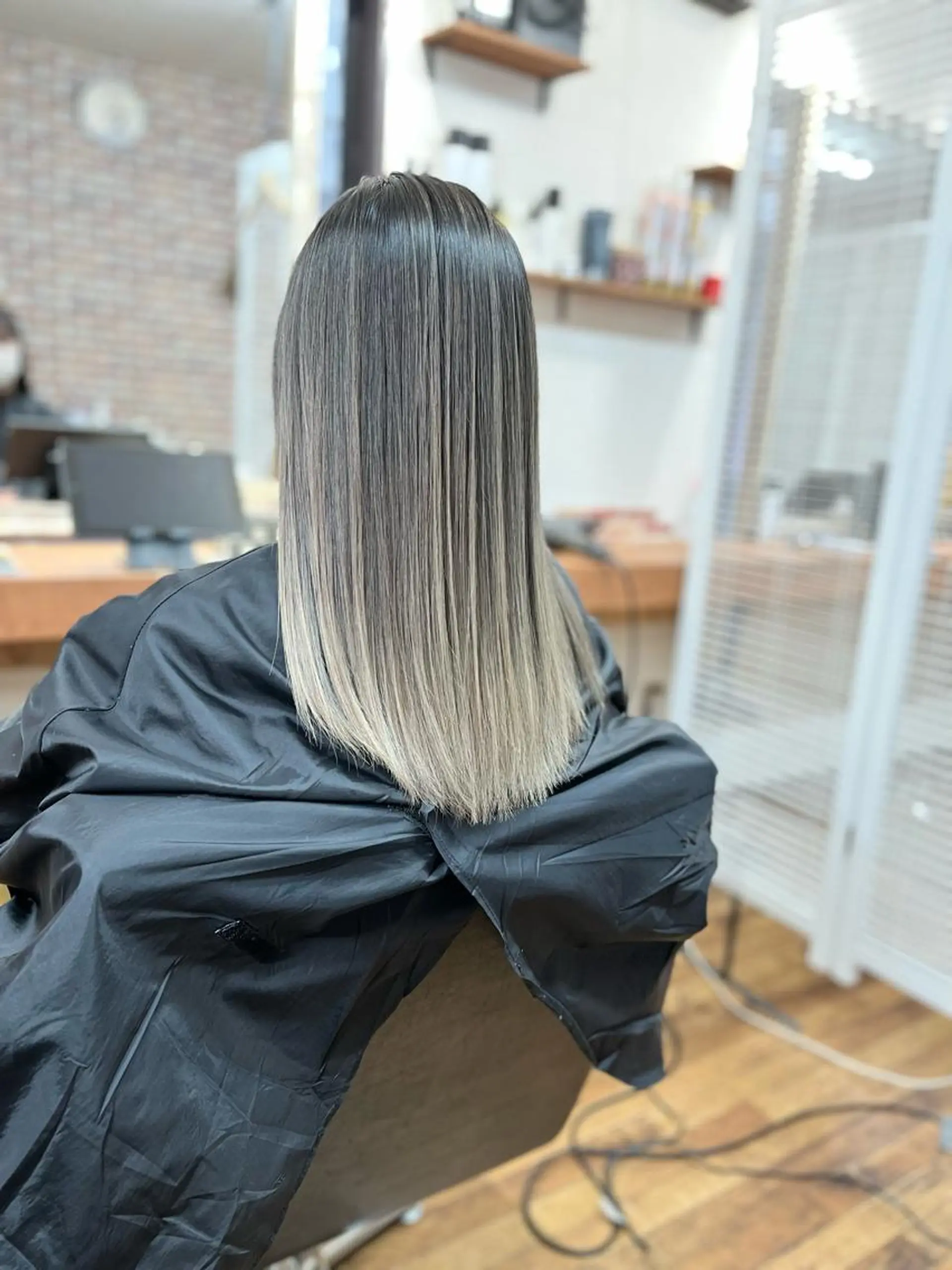 セミロング カラー カット ヘアカラー トリートメント さいとう つかさのヘアスタイル