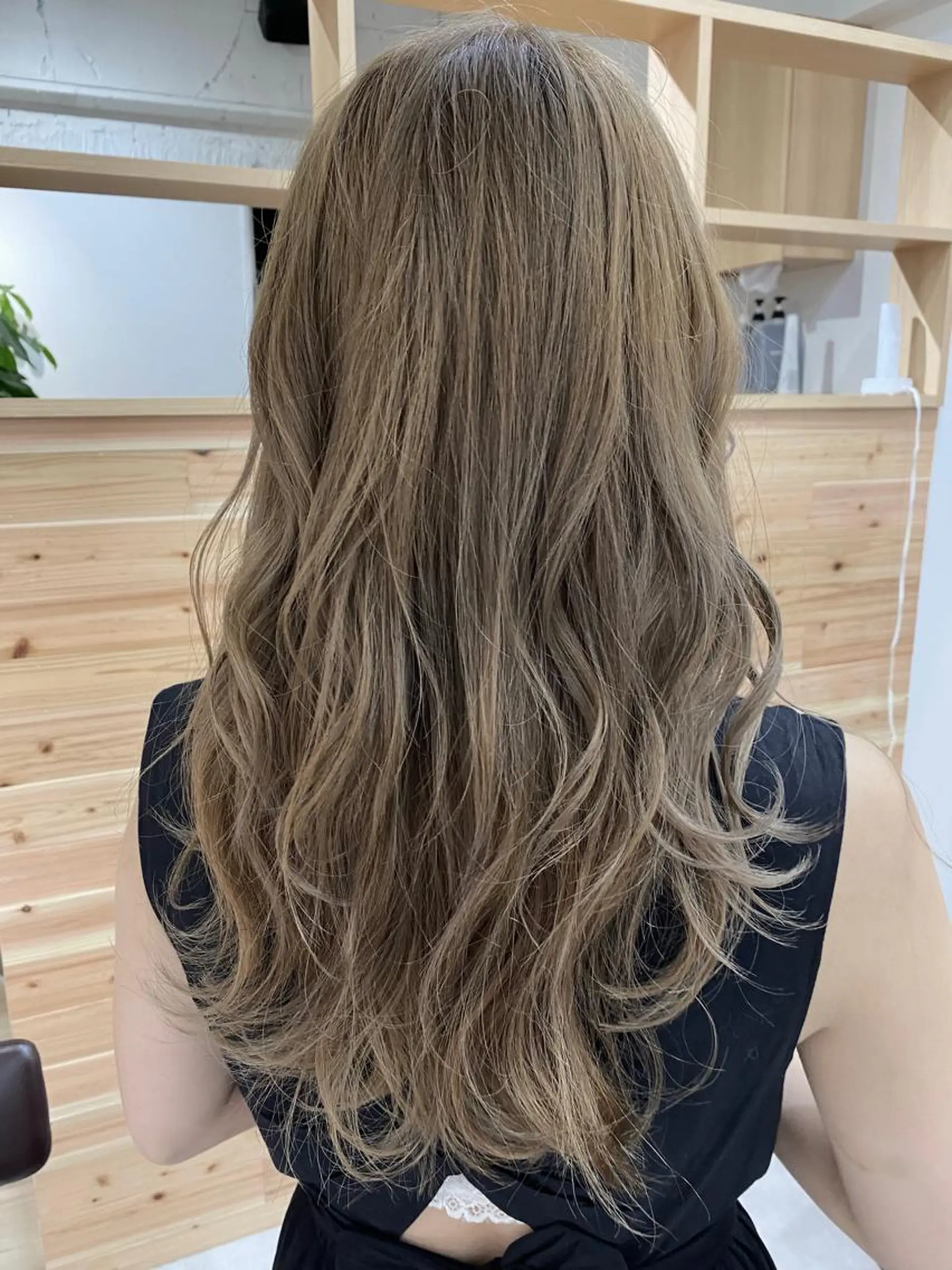 ロング カラー アディクシーカラー ブリーチ ケアブリーチ カット ヘアカラー トリートメント 木下大地 HAIR  Oneのヘアスタイル