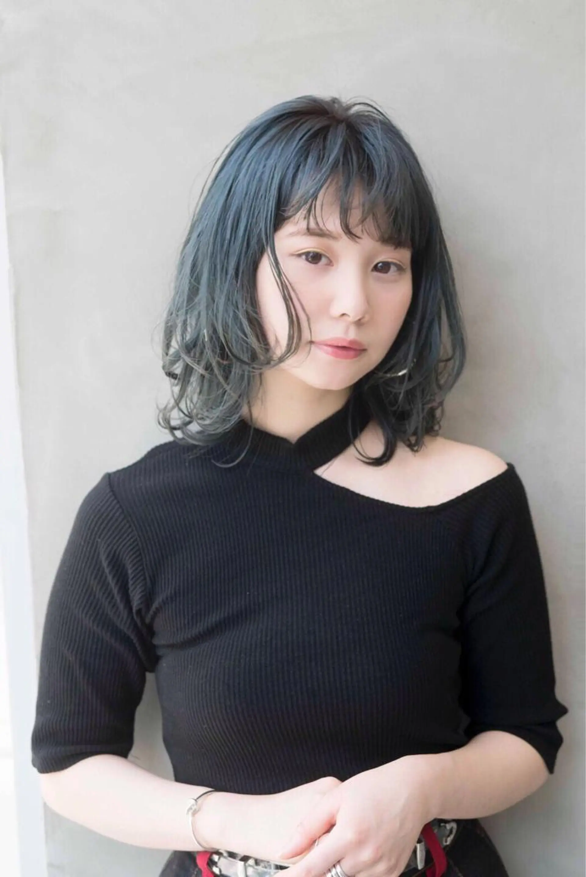 カラー ブルーカラー カット ヘアカラー トリートメント 💓パーマ，💗 レイヤーカットのヘアスタイル