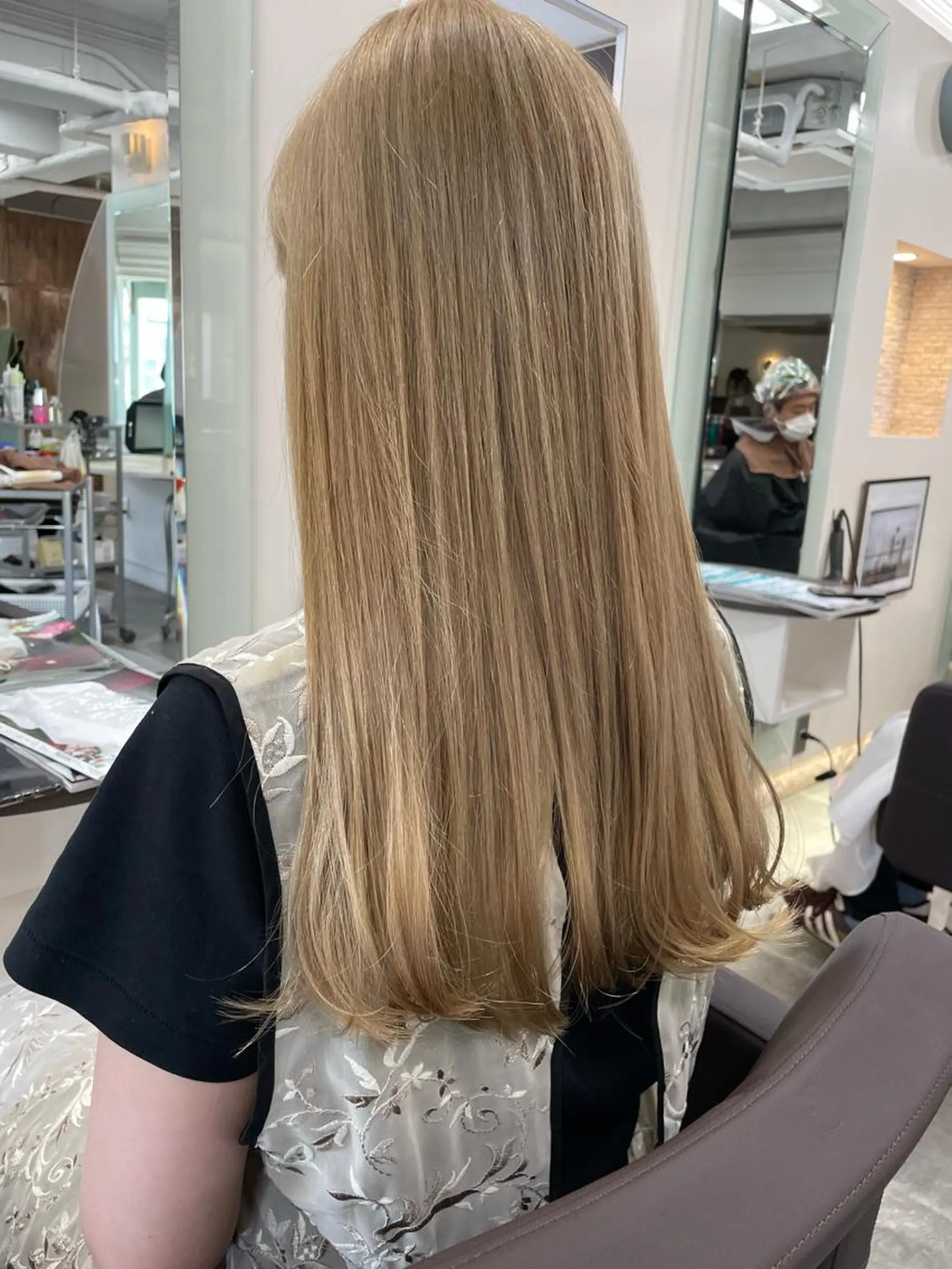 ロング カラー カット ヘアカラー トリートメント 平 ちひろのヘアスタイル