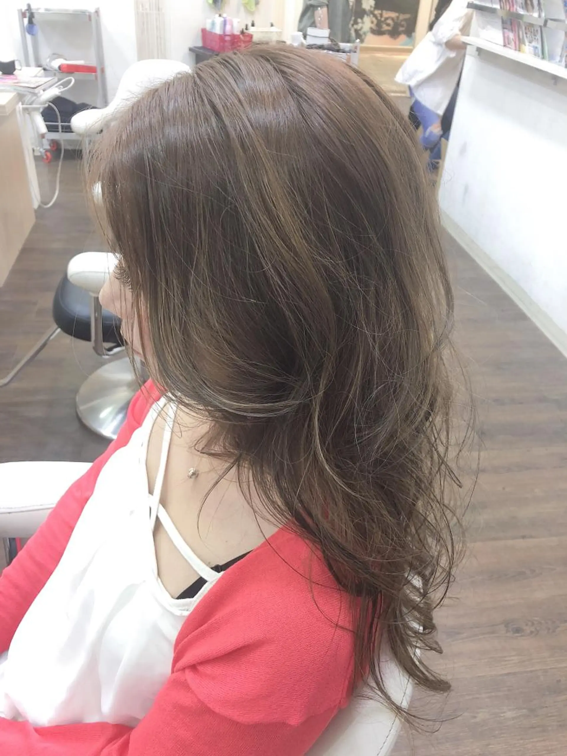 ロング カラー 透明感カラー ハイライトカラー オレンジ ハイライト ハイライト/インナー /ブリーチ/レイヤーのヘアスタイル