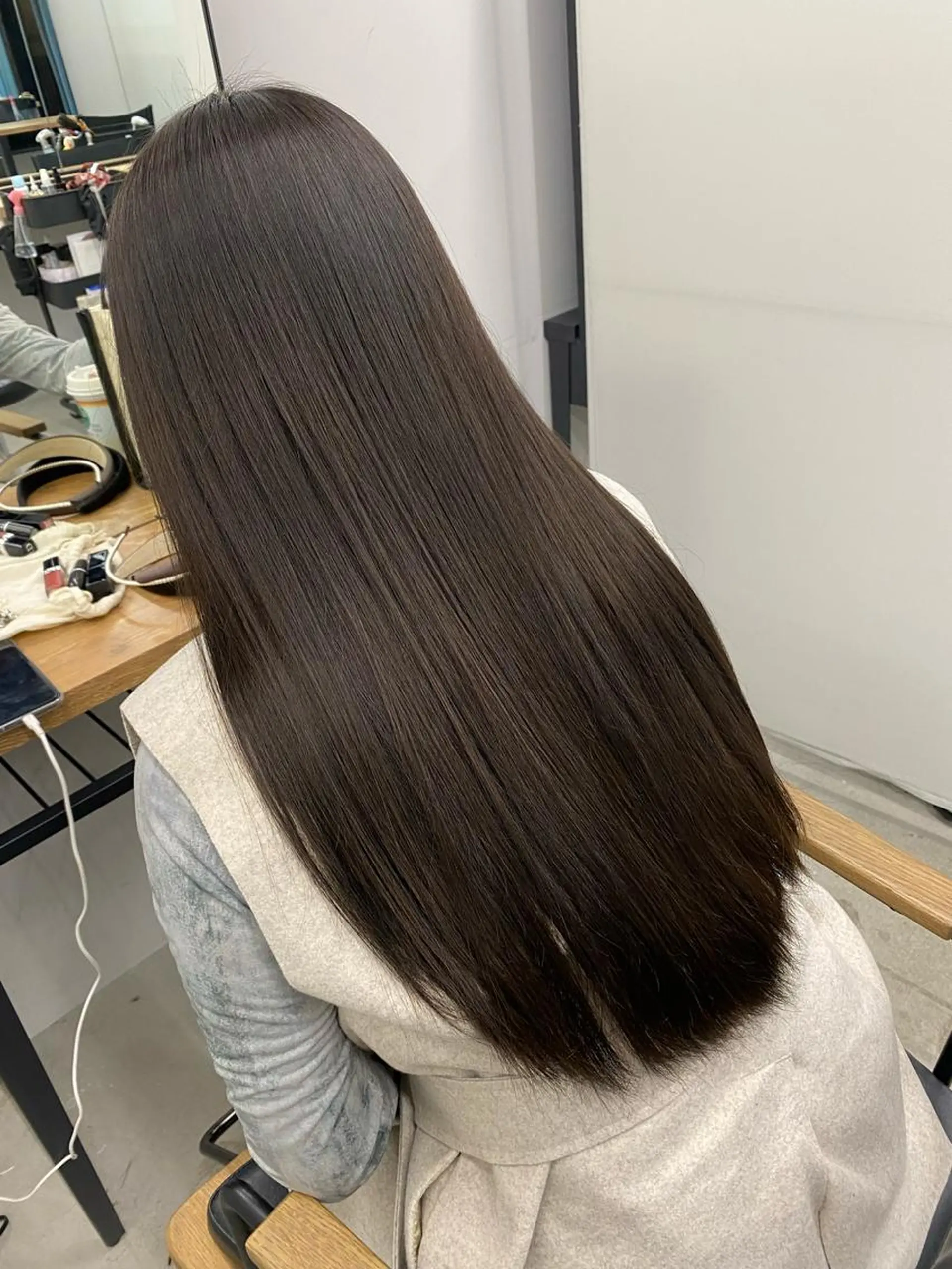 ロング カラー ダークグレー ダークグレージュ グレージュ 上田 エミのヘアスタイル
