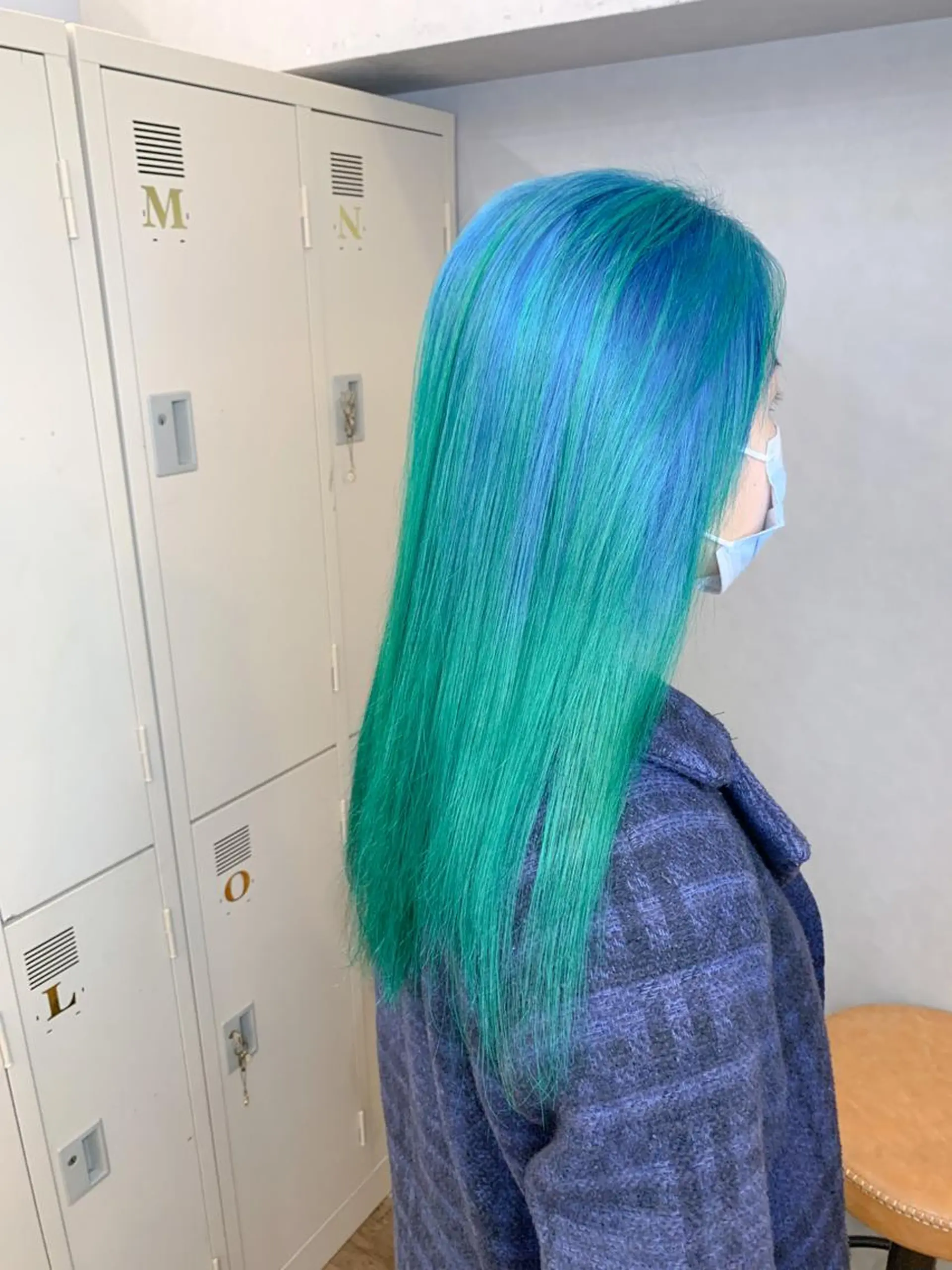 セミロング カラー バレイヤージュ ブルーカラー レイヤーカット カット ヘアカラー 🌈 DAIKI 🌈のヘアスタイル