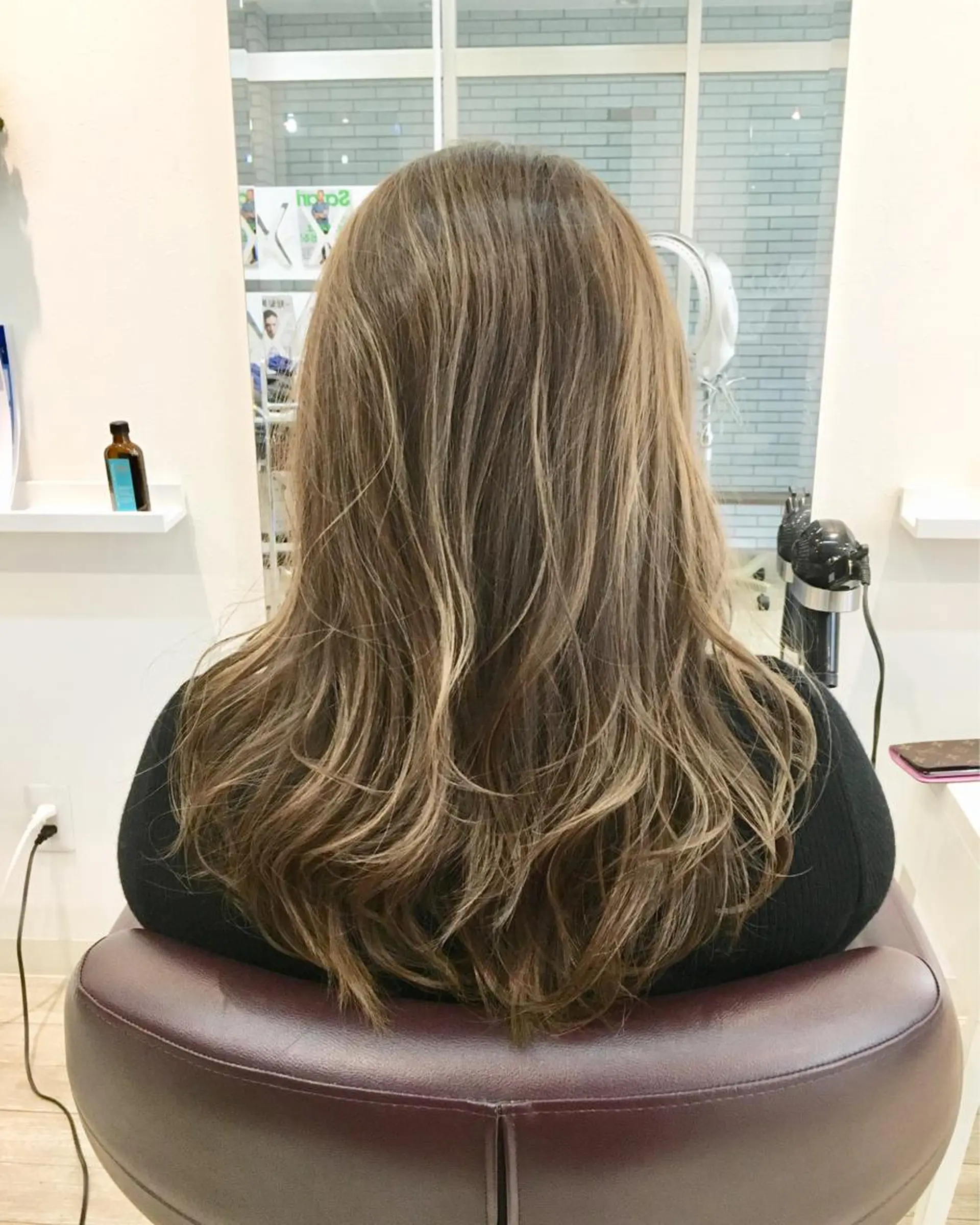 セミロング カラー アディクシーカラー グレージュ ハイライトカラー ハイライト 中村 よしひでのヘアスタイル