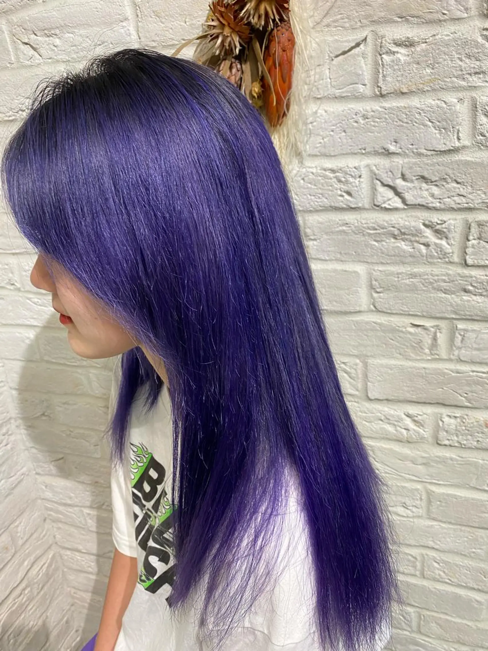 ロング カラー ブリーチ パープルカラー 伊藤 早人のヘアスタイル