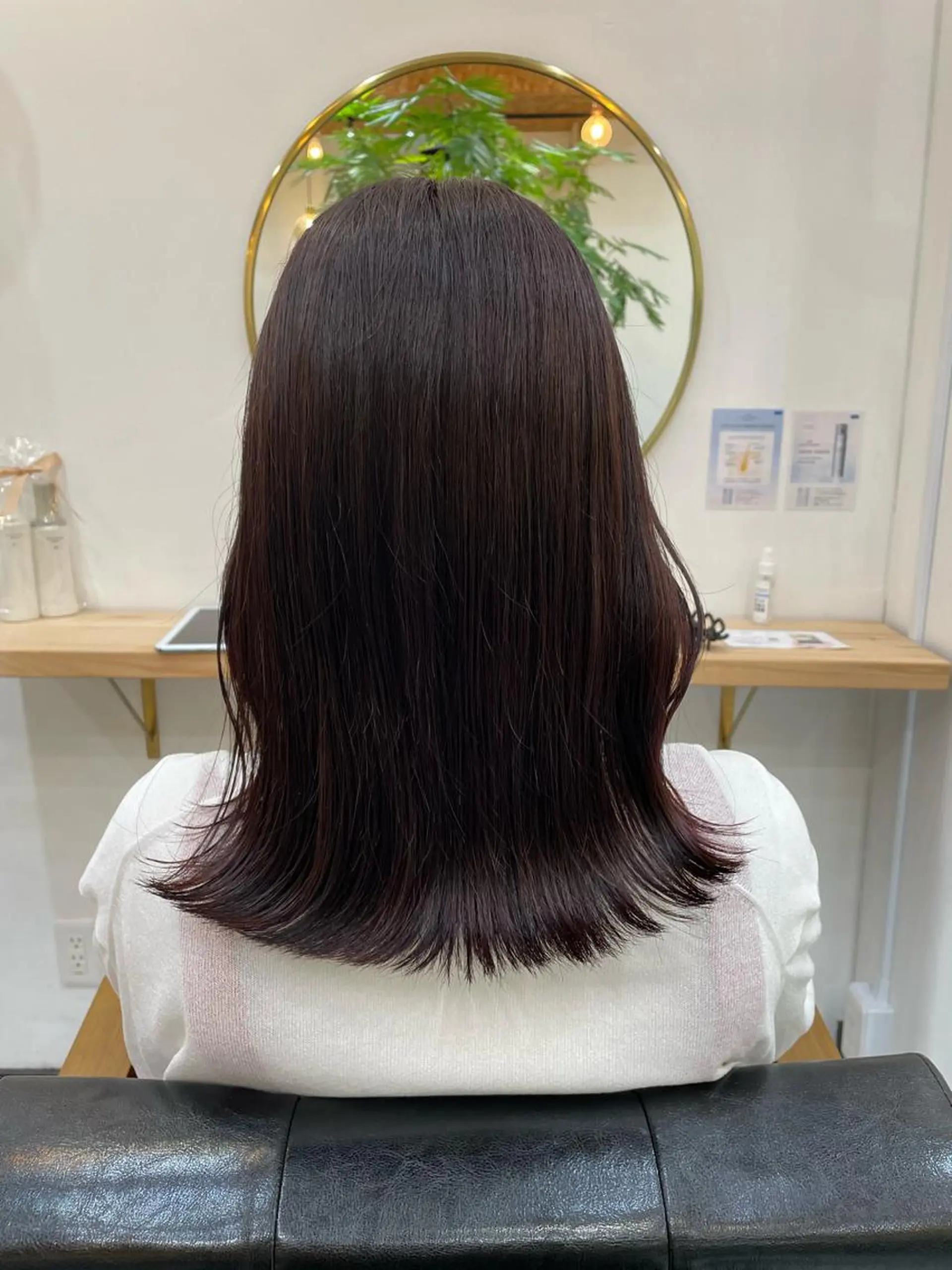 ミディアム カラー 高梨 菜々のヘアスタイル