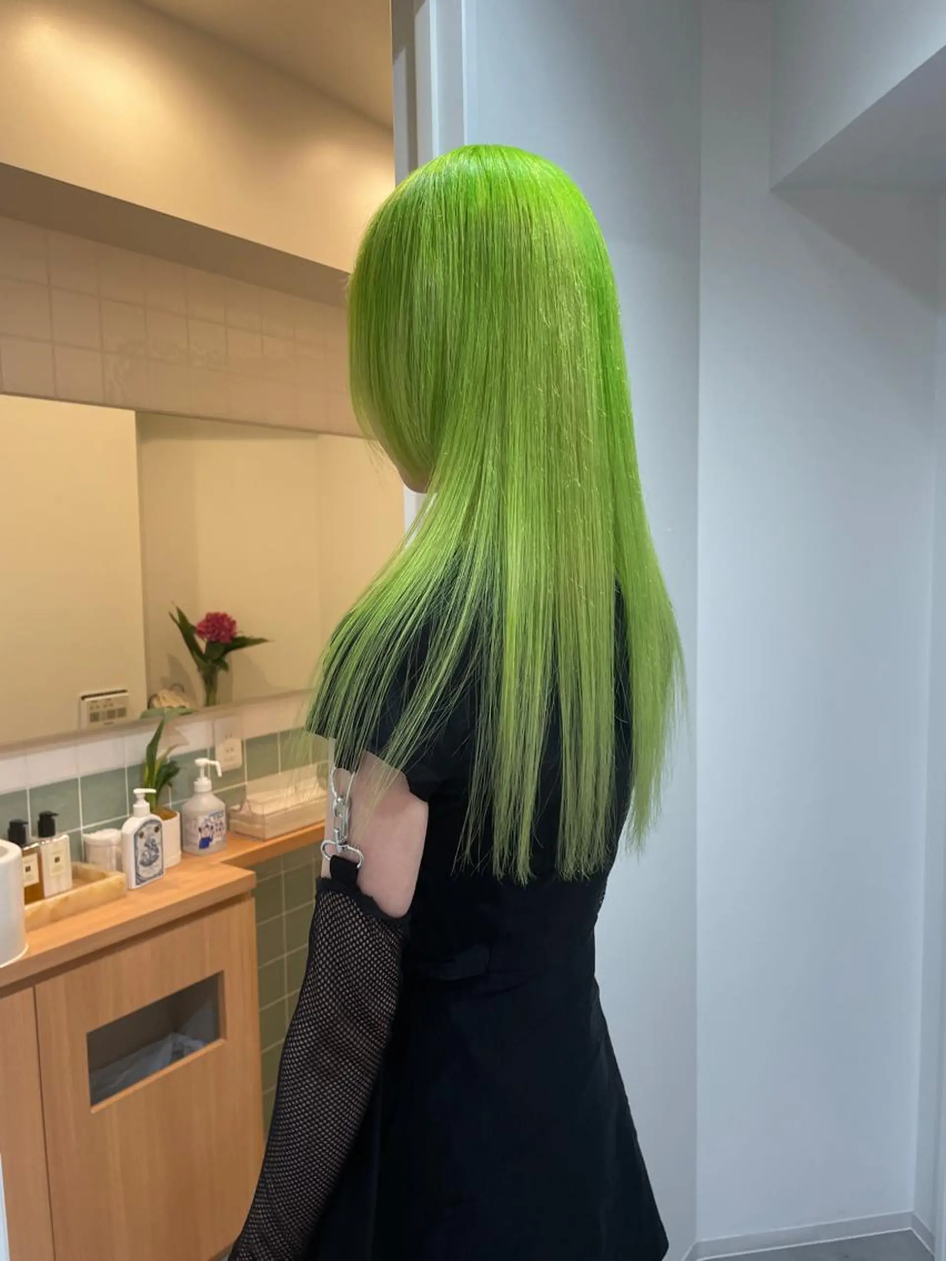 ロング カラー 切りっぱなしボブ レイヤー/縮毛矯正のヘアスタイル