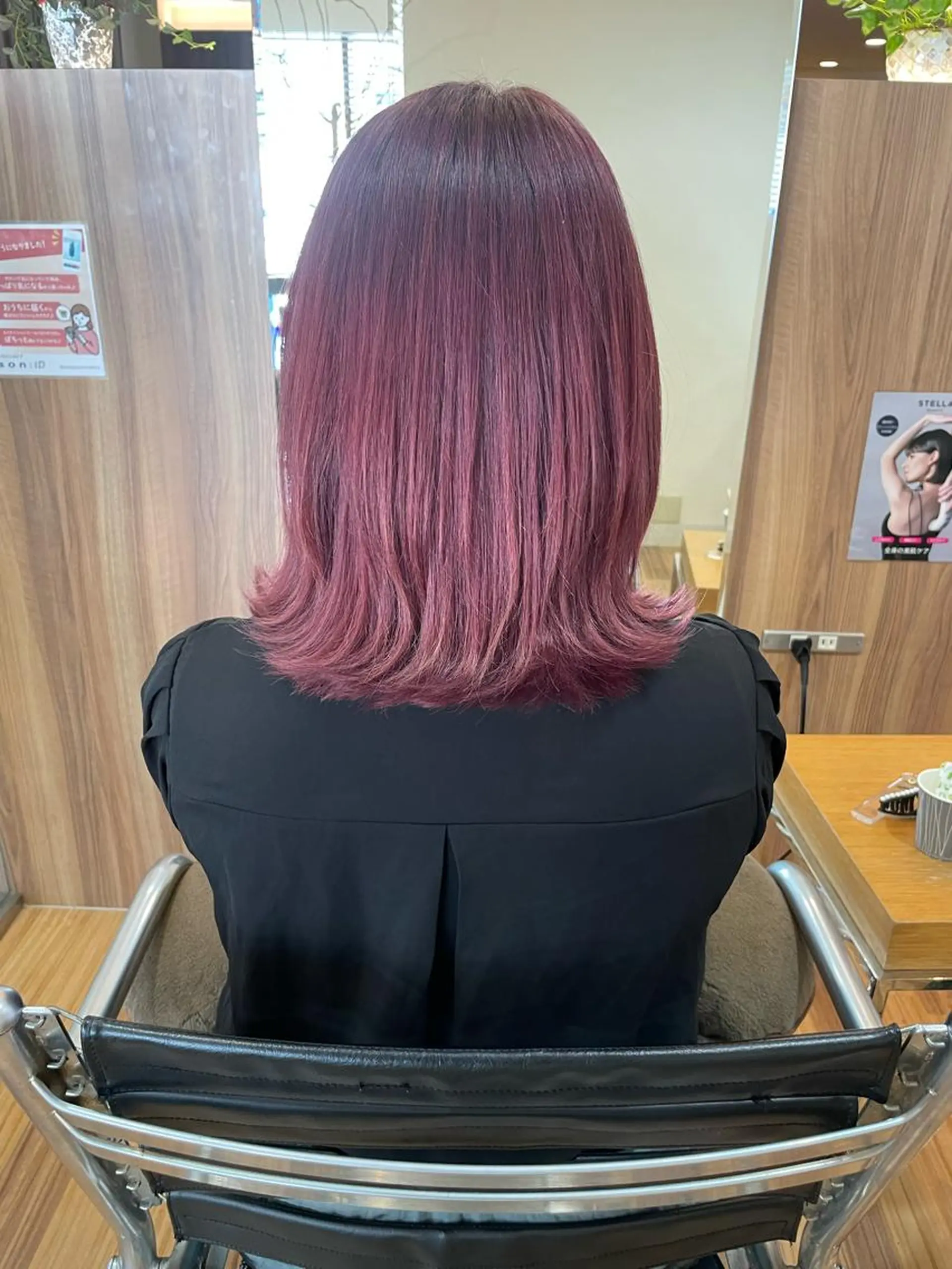 カラー カシス ピンクカラー 北川 栞菜のヘアスタイル