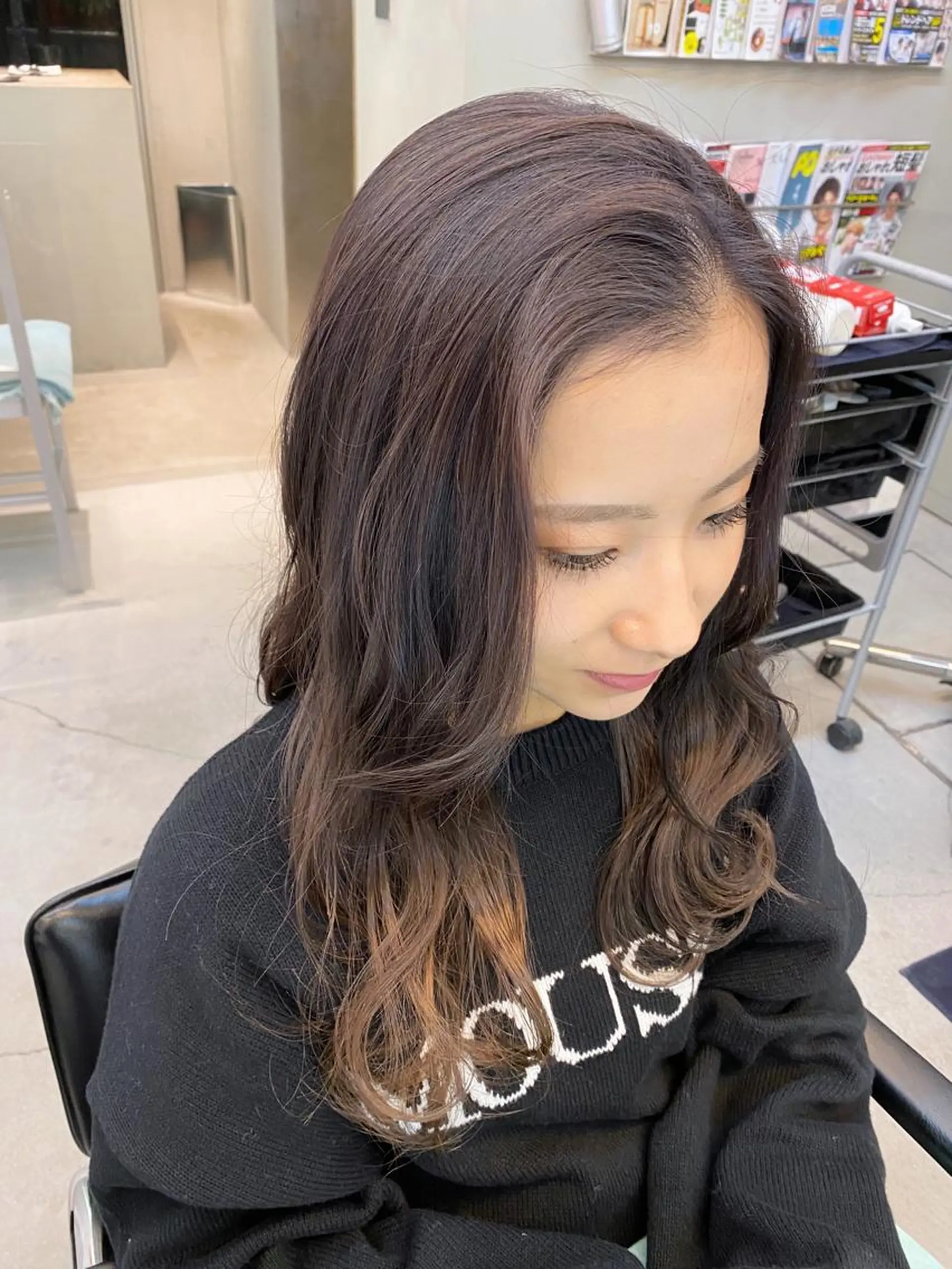 ロング カラー 岡野 静華のヘアスタイル