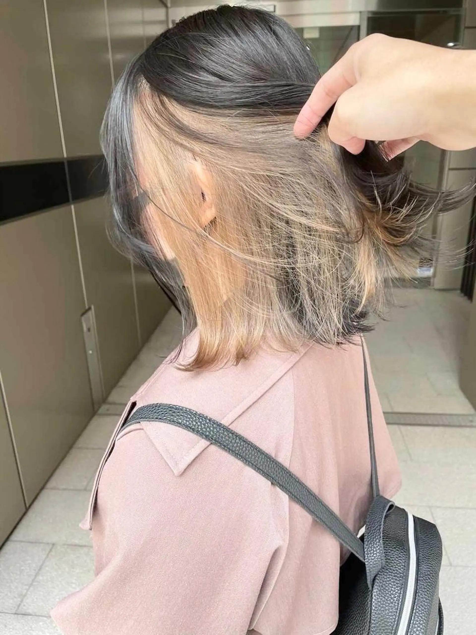 ショート カラー ベージュカラー 黒髪 ブリーチ インナーカラー ホワイトベージュ ヘアカラー レイヤー/大人メンズ パーマ🌀 平島拓也のヘアスタイル