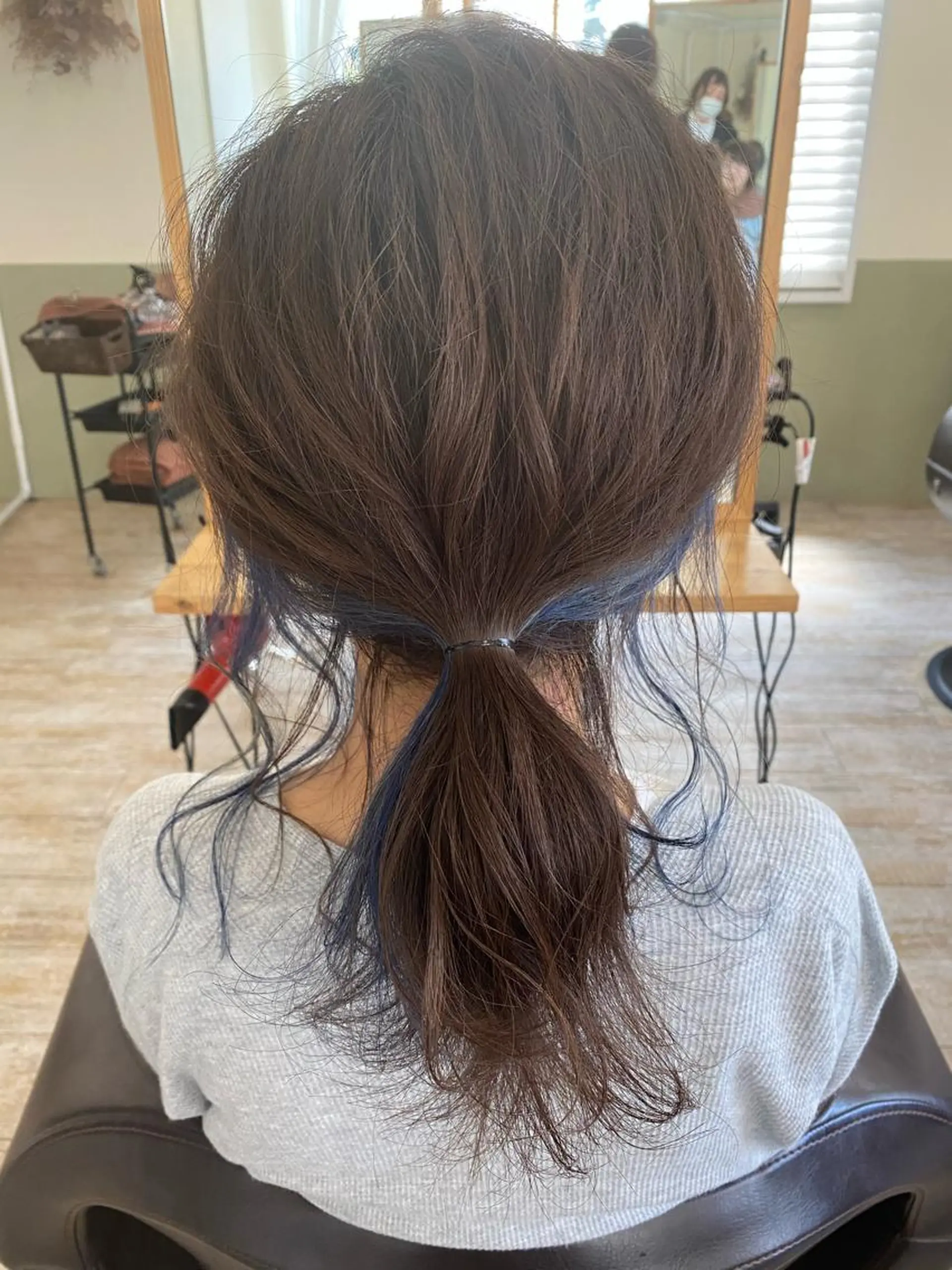 ミディアム カラー ブルーカラー インナーカラー ネイビーカラー ヘアカラー トリートメント Agu  清尾 浩昭のヘアスタイル