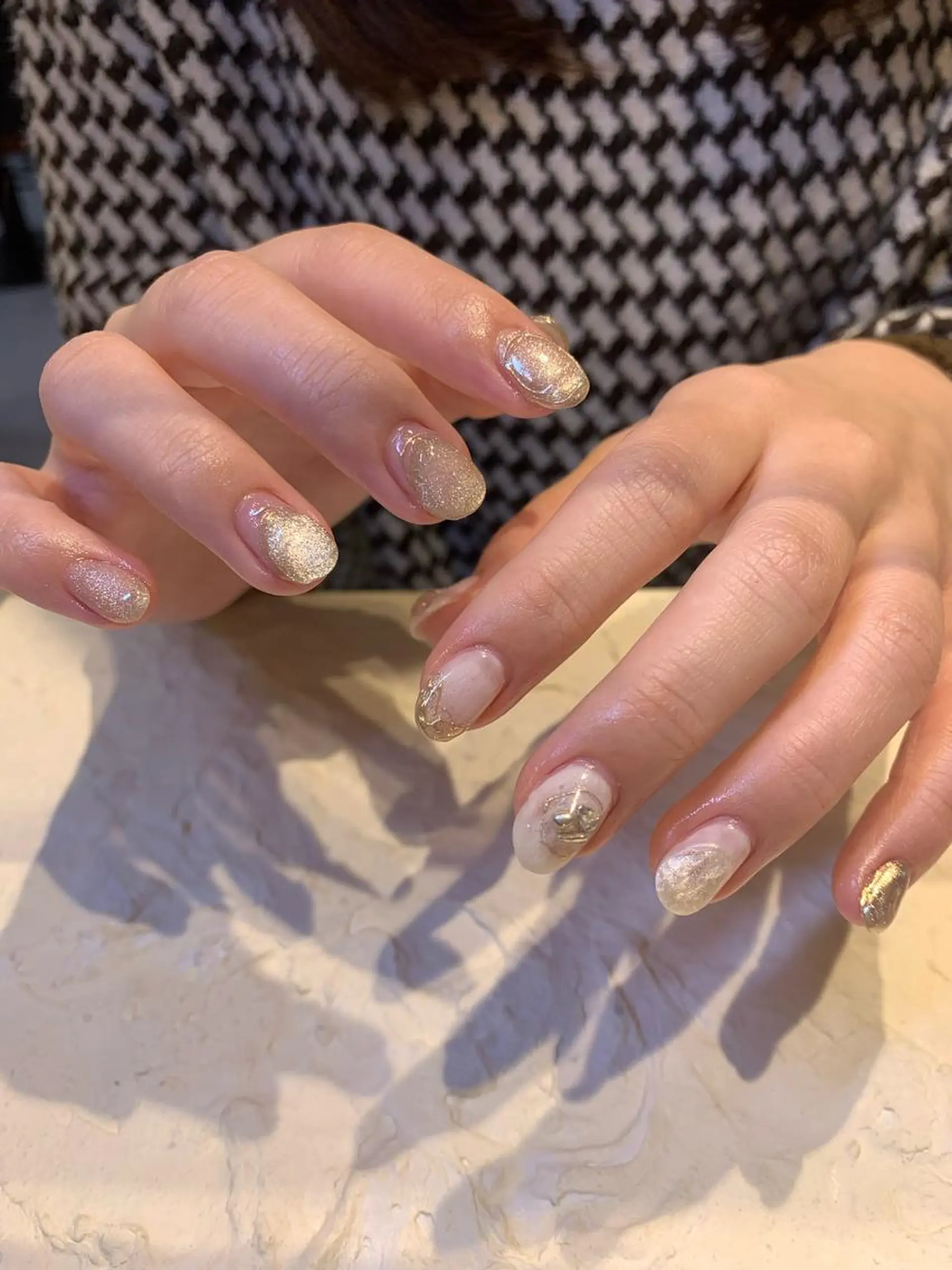 ネイル マグネットネイル ホワイト マキノ ユイのネイルデザイン