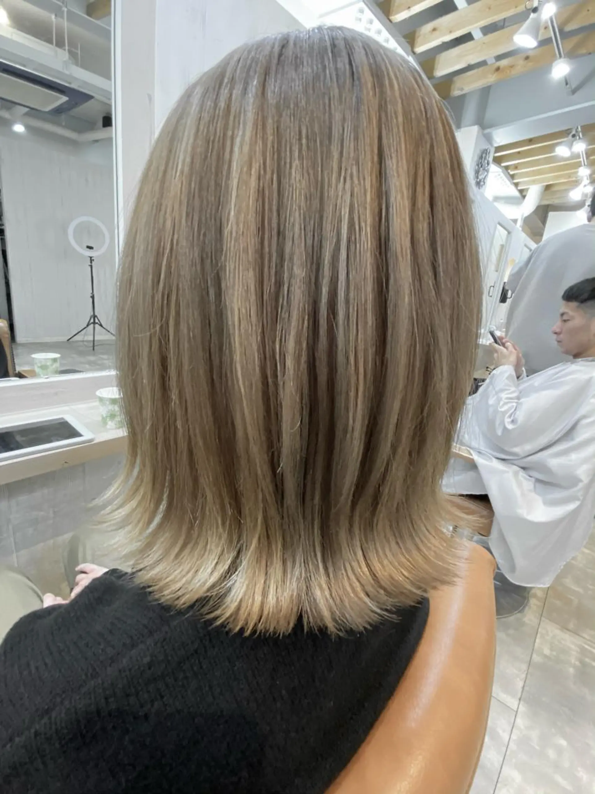 カラー ベージュカラー ブリーチ 透明感カラー 米林 遼のヘアスタイル