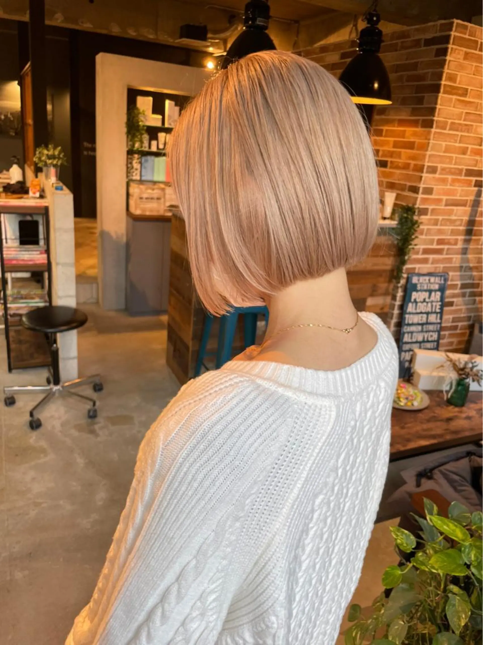 カラー ベージュカラー ミルクティーベージュ 木村 朱里のヘアスタイル