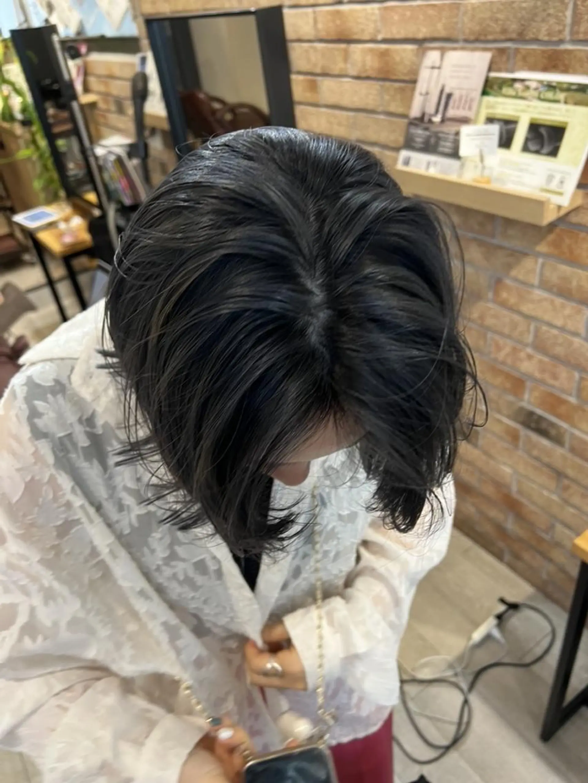 ミディアム ボブ 顔まわりレイヤー 顔周りカット レイヤーカット 外ハネヘア 杉山 拓未のヘアスタイル