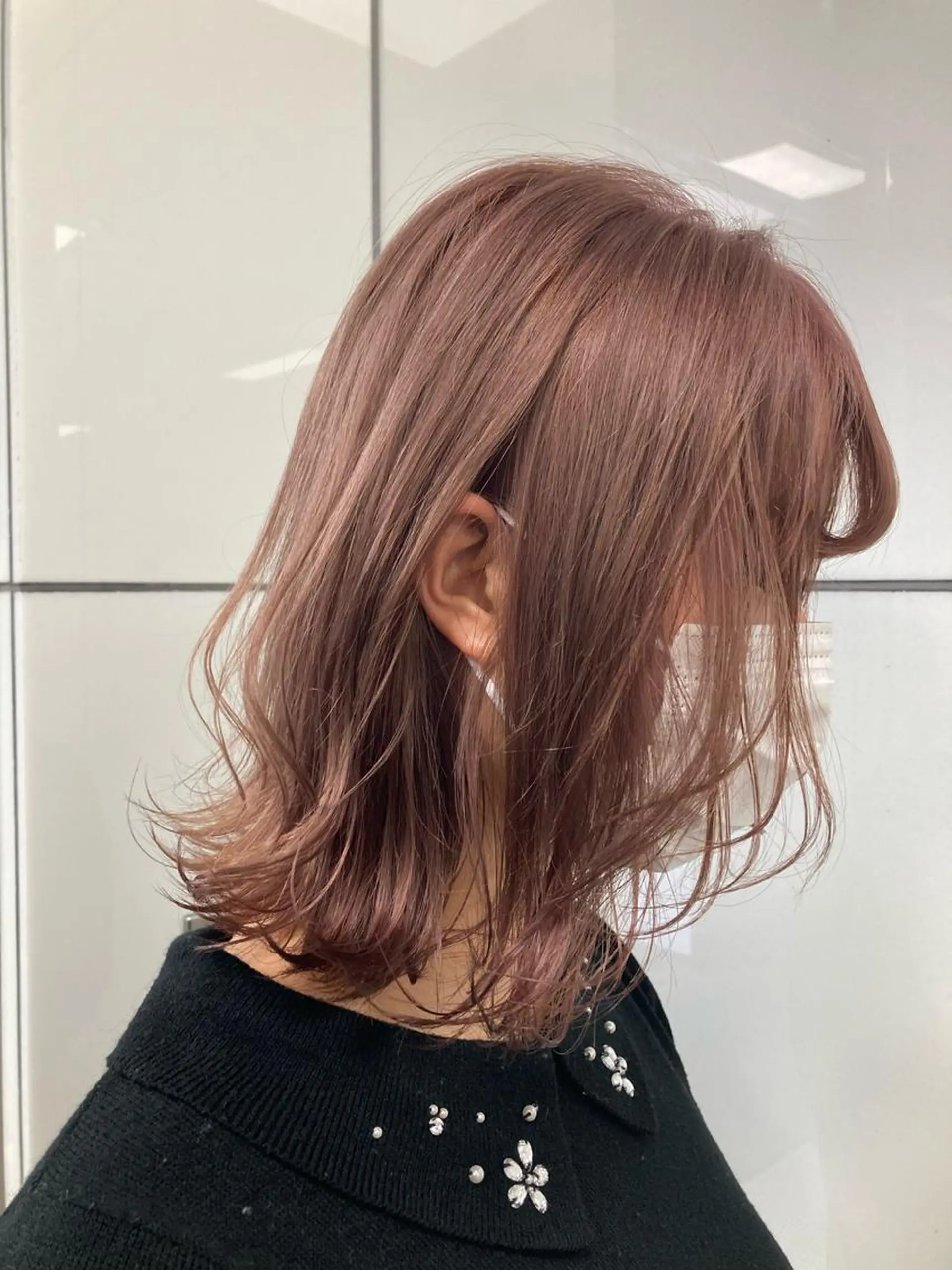 ミディアム カラー ベージュカラー ハイトーンカラー ミルクティーベージュ ヘアカラー 髪質改善/痛ませ ないカラー/西村航大のヘアスタイル