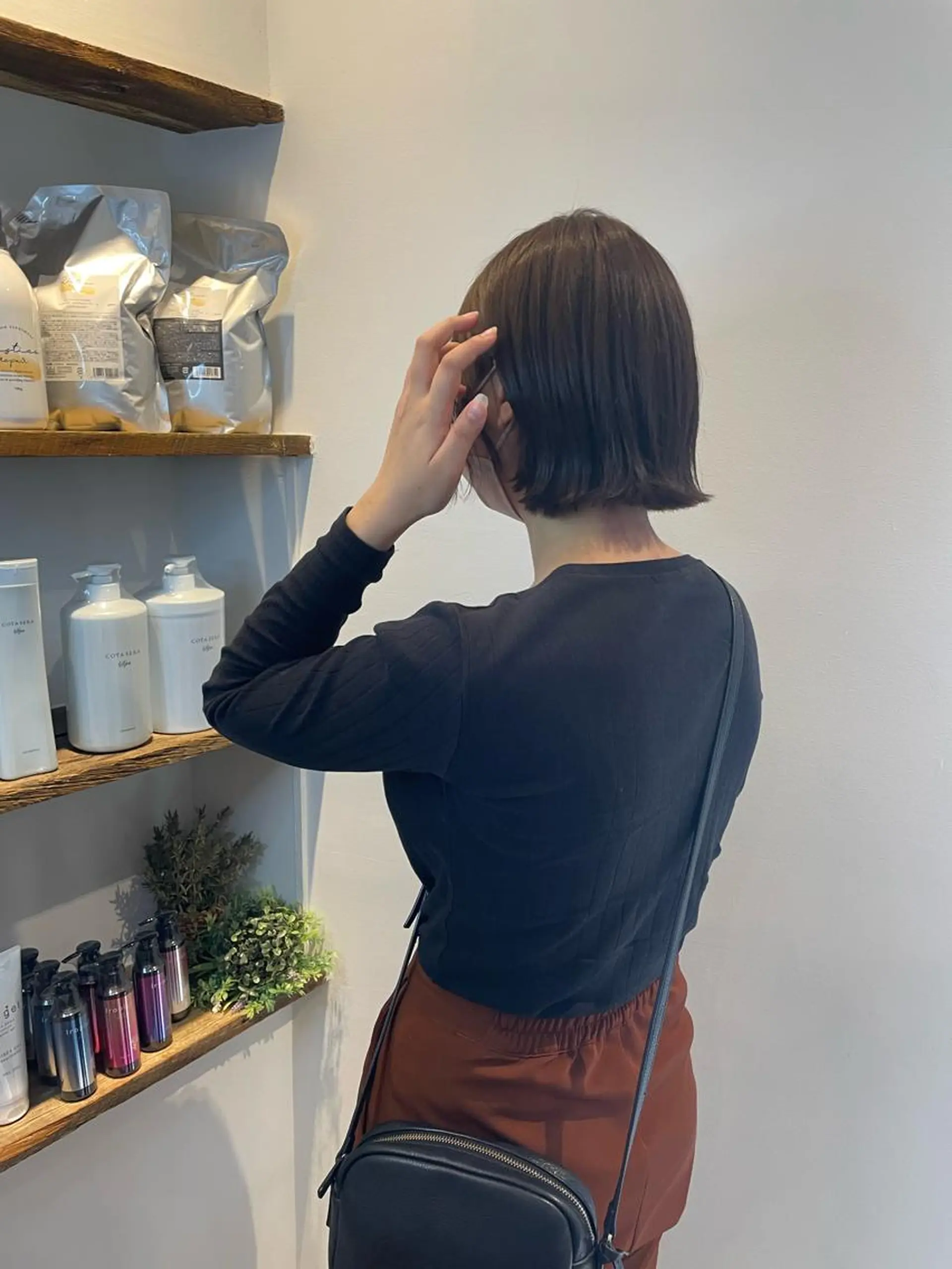 ショート カラー 切りっぱなしボブ ボブ カット ヘアカラー トリートメント 山本 愛永のヘアスタイル