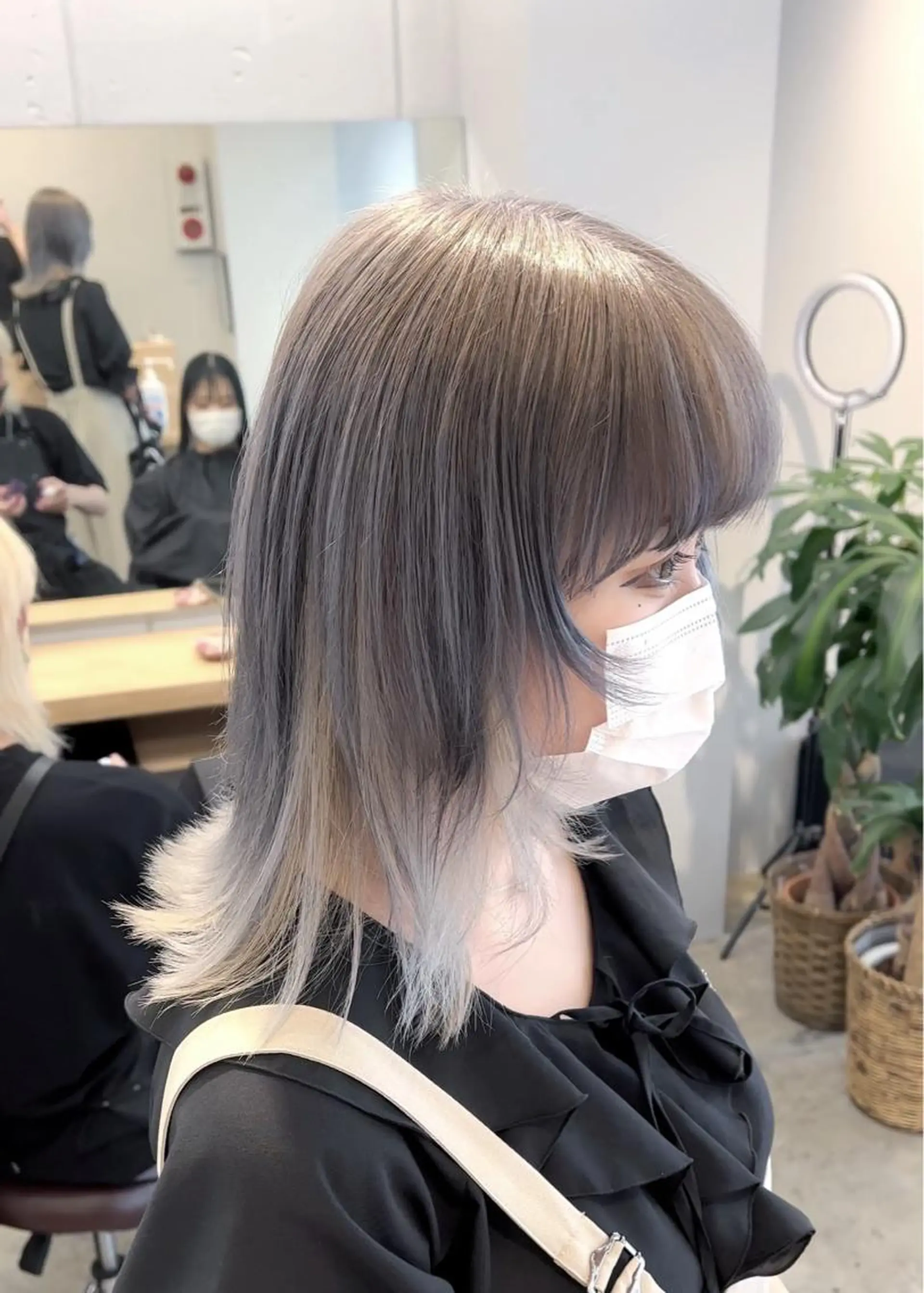 ミディアム カラー ブリーチ毛の縮毛矯正 ハイトーン/岡本智樹のヘアスタイル