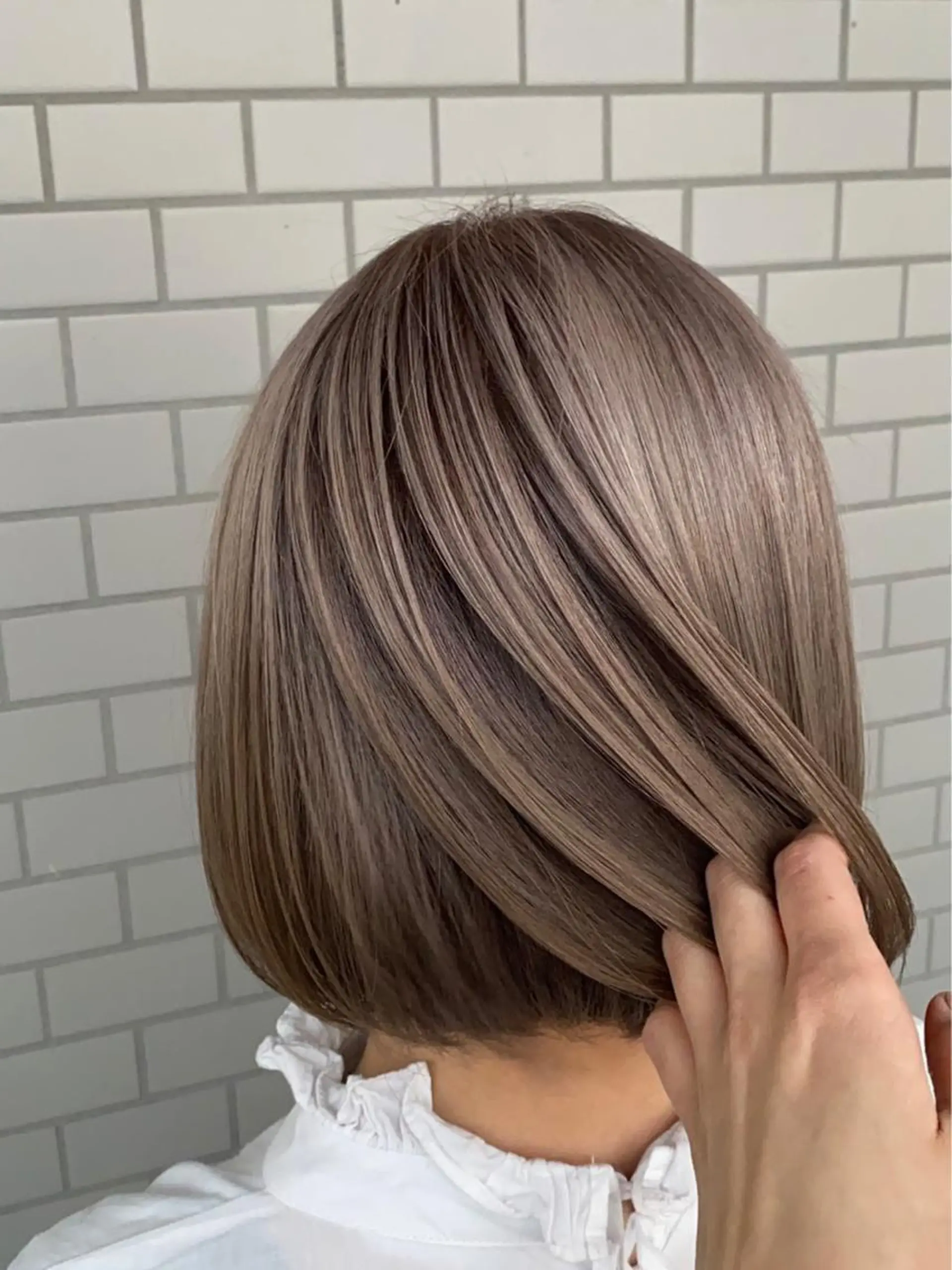 ミディアム カラー アッシュ アッシュグレー アッシュグレージュ バレイヤージュ ミストバング 韓国ヘア 🦋KIRA🦋のヘアスタイル