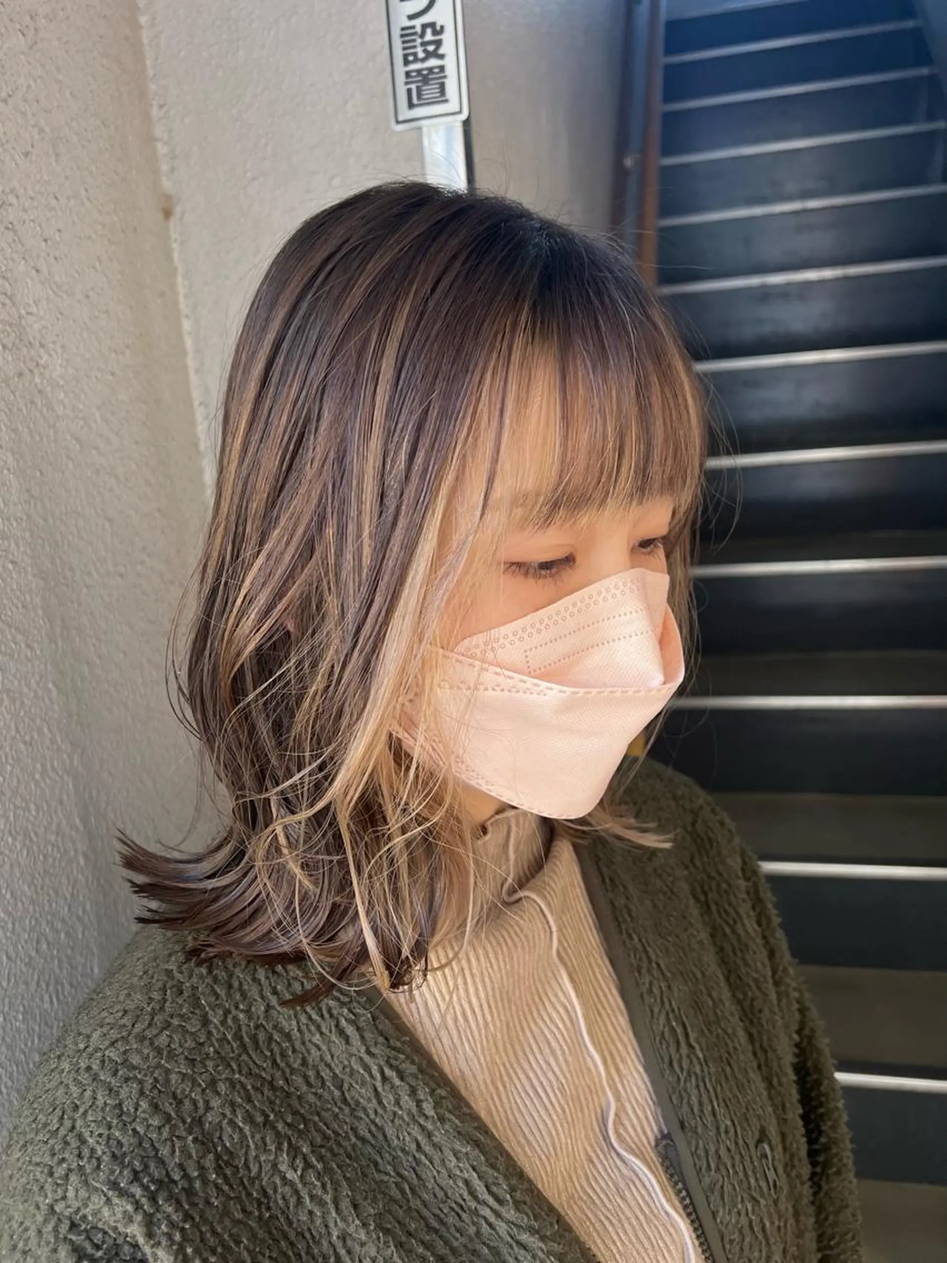 ミディアム カラー ミストバング ブリーチ  フェイスフレーミング ハイライトカラー ハイライト カット ヘアカラー トリートメント Kazu .Kのヘアスタイル