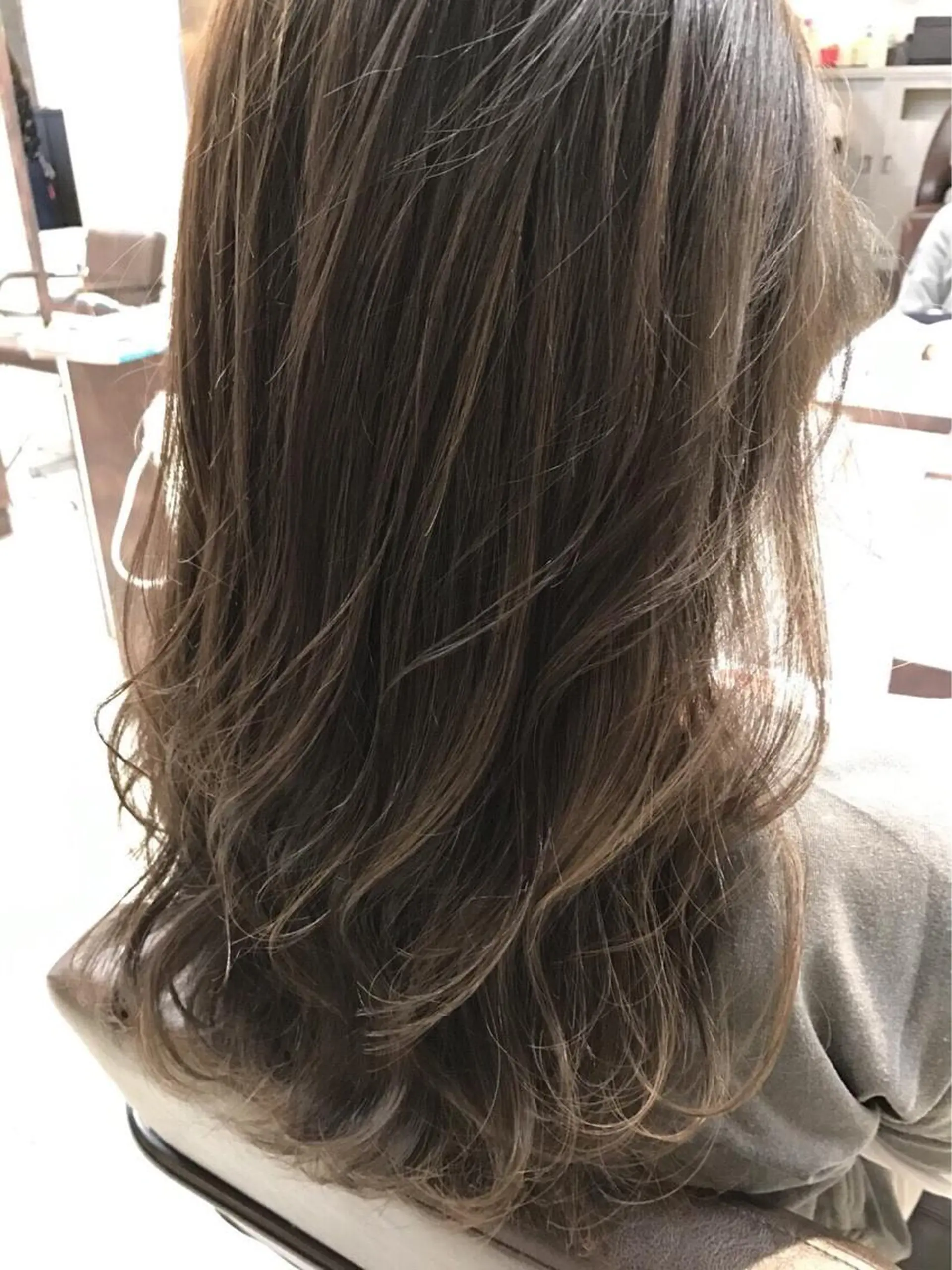 カラー ヘアカラー ○HITOMI ○のヘアスタイル