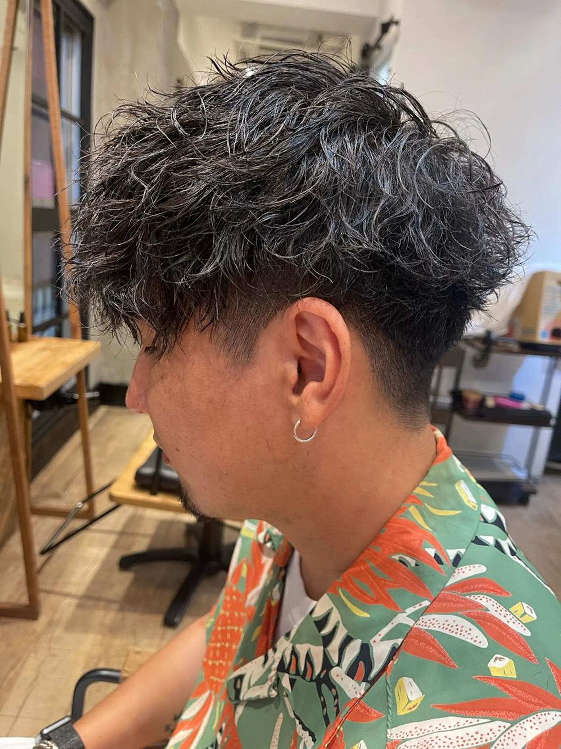 ショート パーマ メンズ メンズパーマ ツイストスパイラルパーマ スパイラルパーマ カット パーマ トリートメント ヘアセット 新宿メンズ専門 モテ清潔感パーマ特化のヘアスタイル