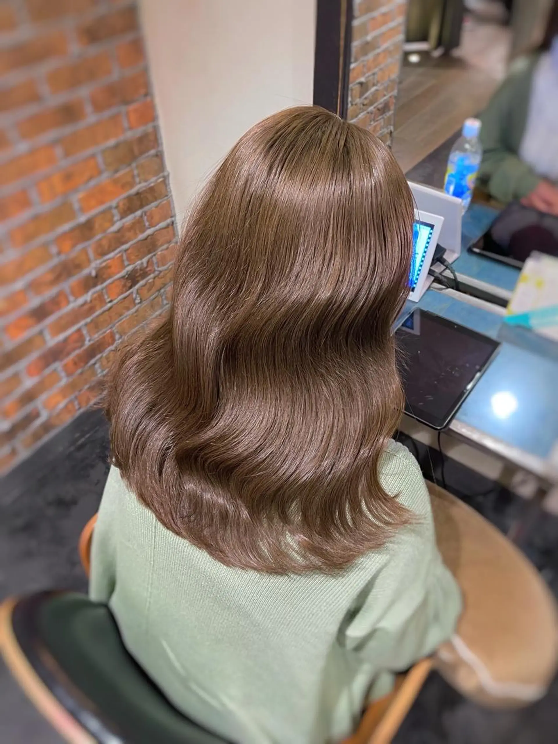 セミロング カラー 泉 堅也のヘアスタイル